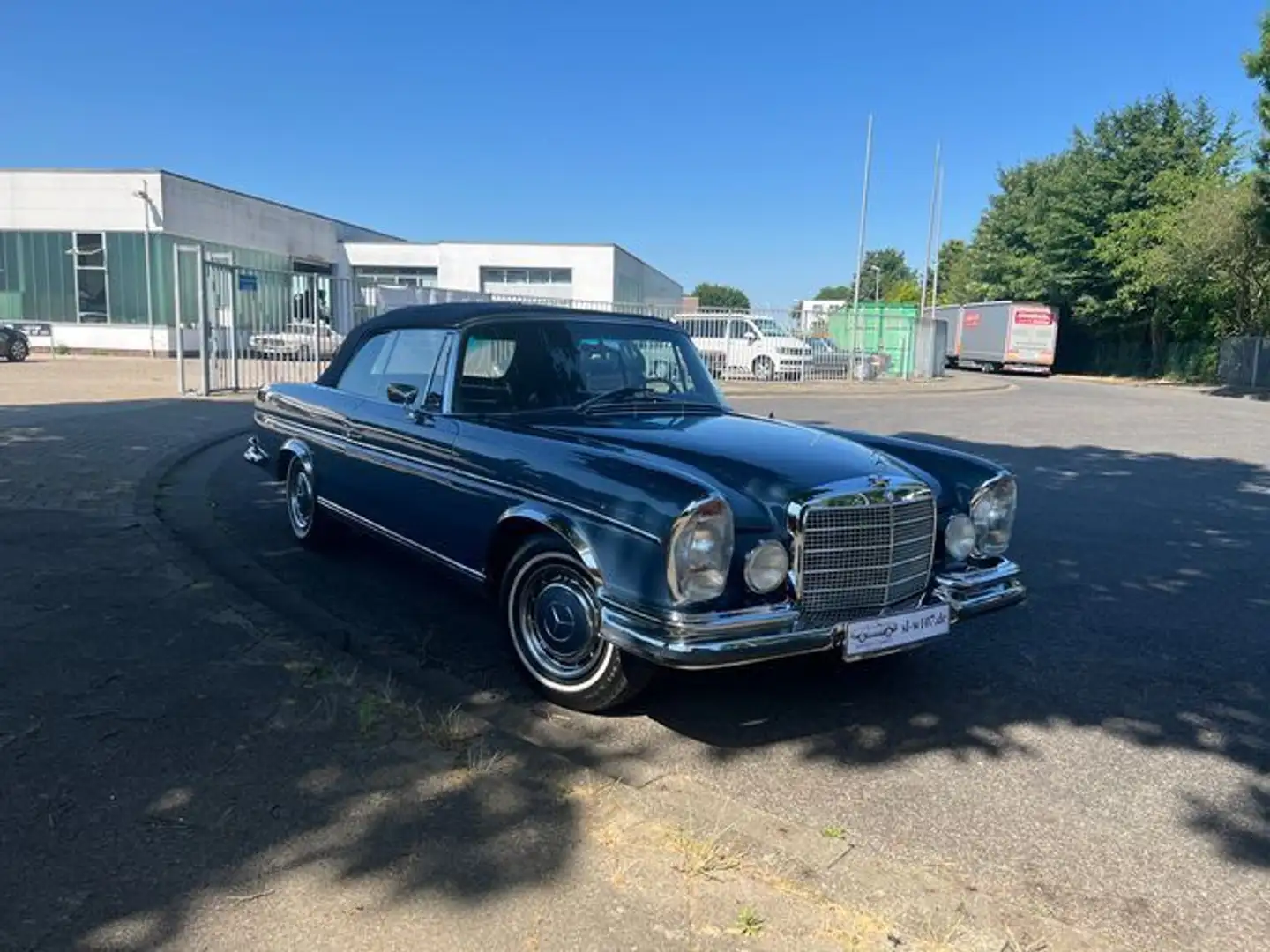Mercedes-Benz 280 SE  3,5 Flachkühler Cabrio Grau - 2