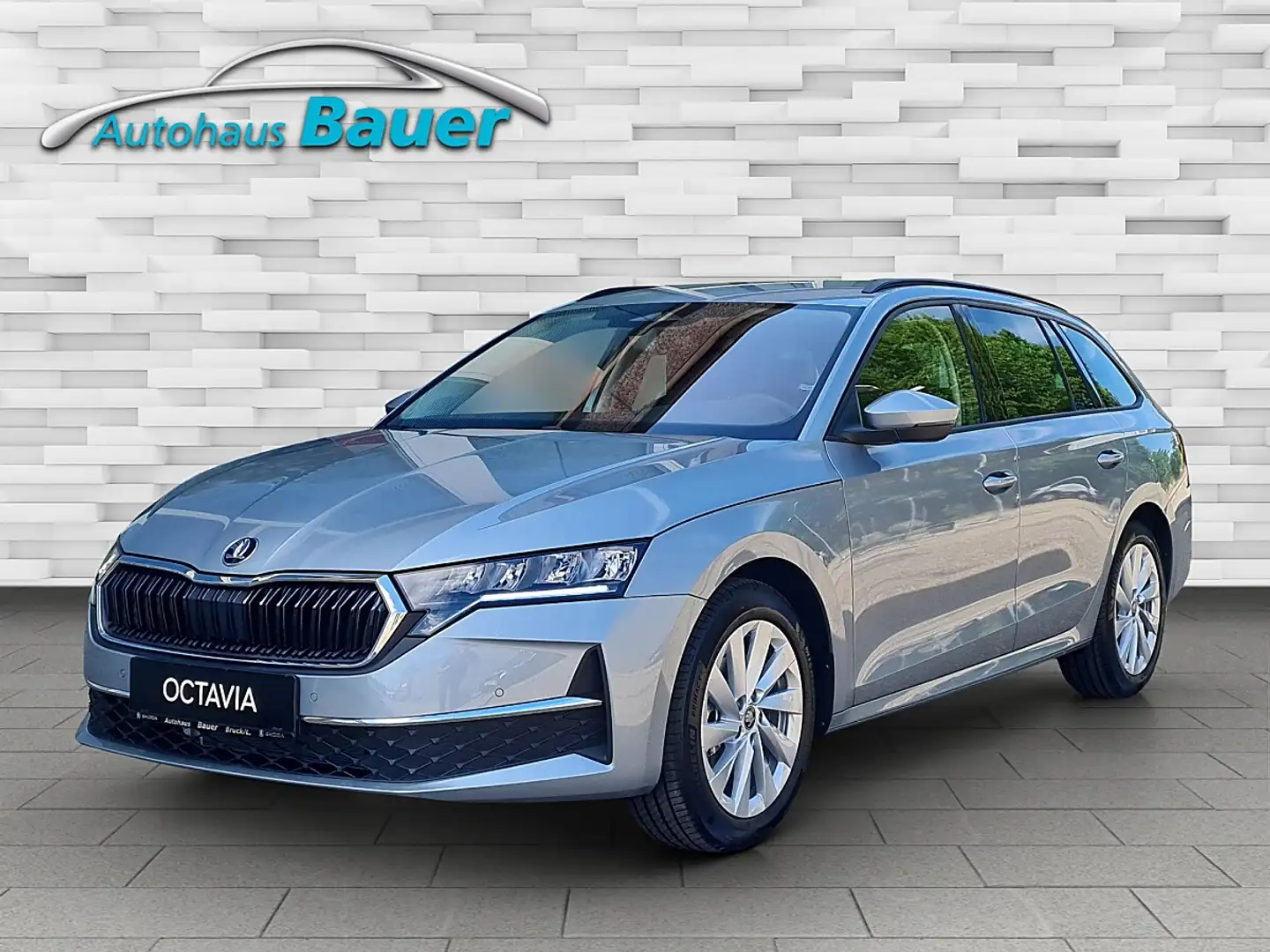 Skoda Octavia Kombi 1,5 TSI mHEV Selection DSG Silber - 1