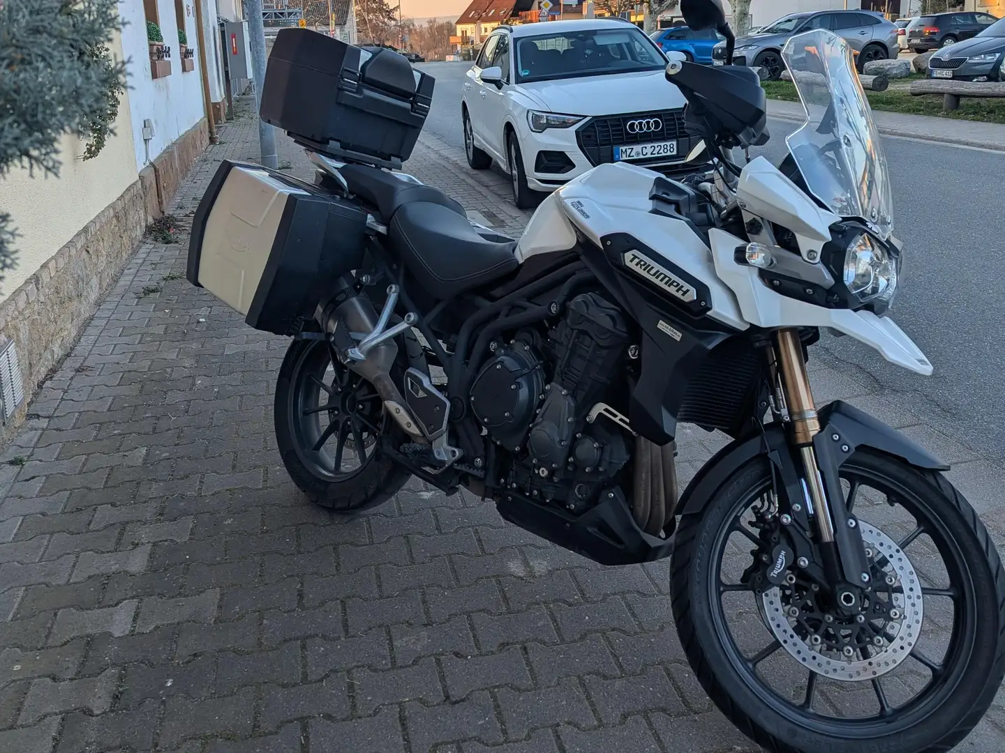 Triumph Tiger 1200 Explorer/ XC Blanco - 1