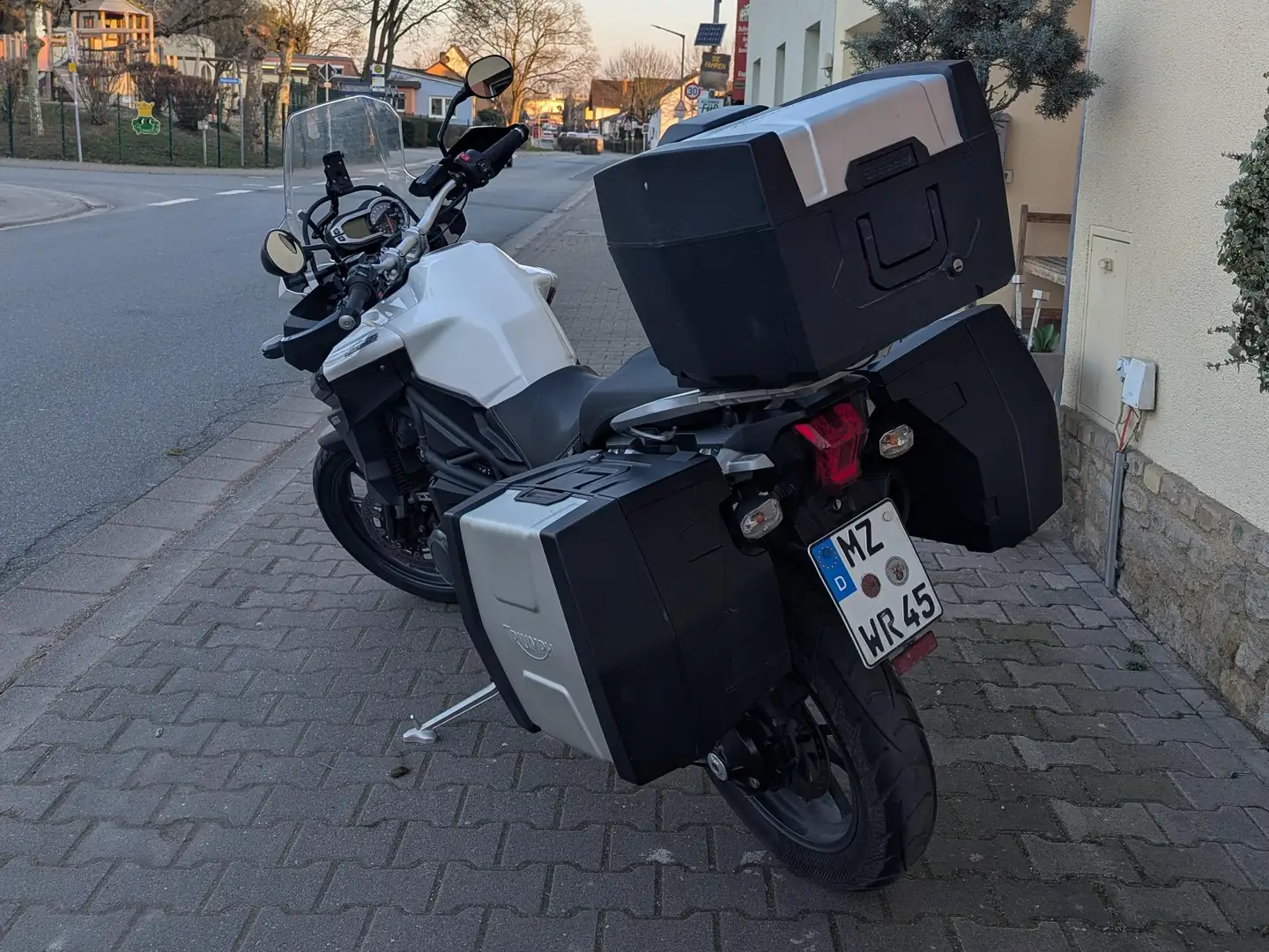 Triumph Tiger 1200 Explorer/ XC Blanco - 2