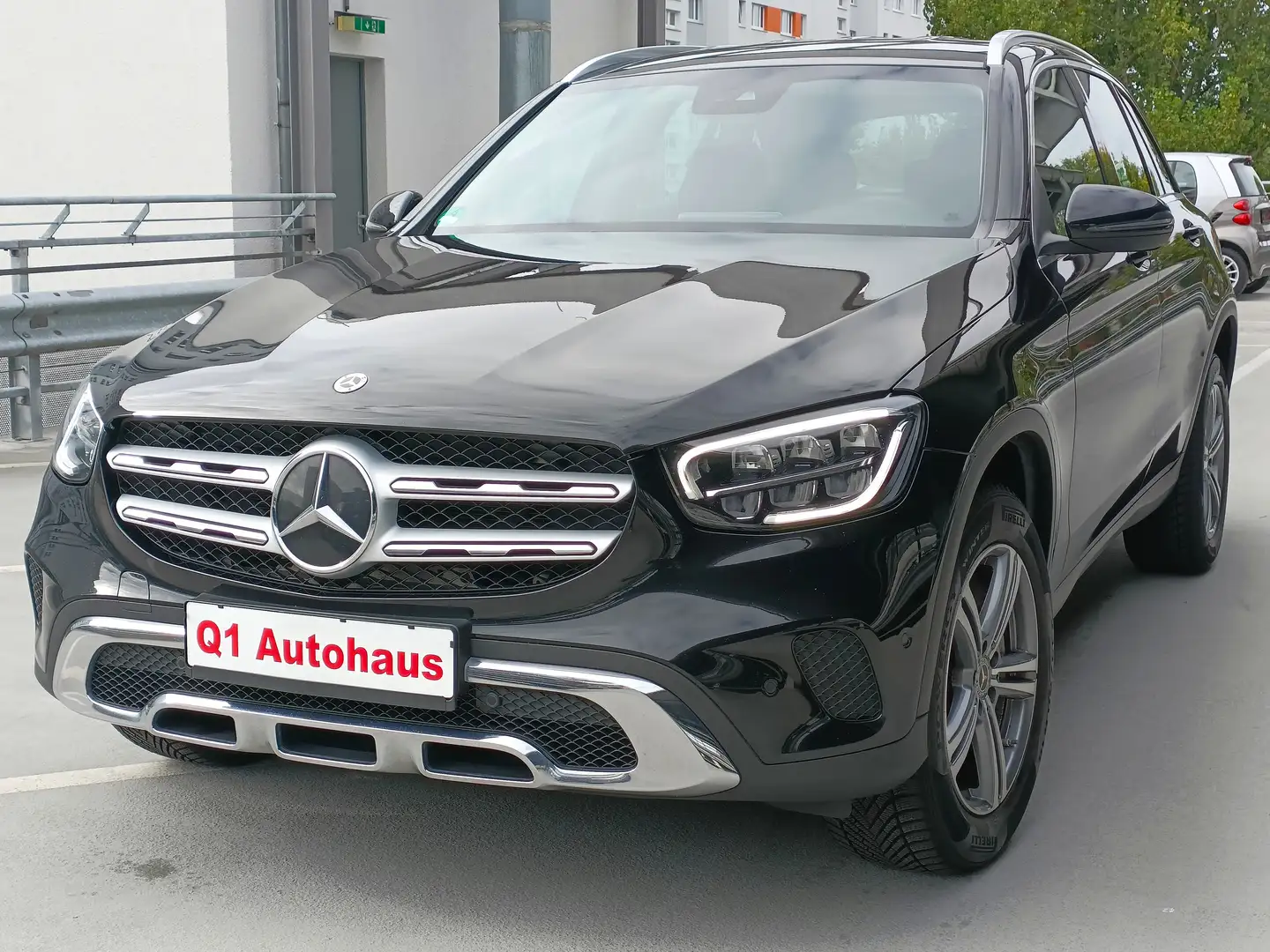 Mercedes-Benz GLC 300 de DISTRONIC/SPUR+TOT/MBUX+DAB/RFK/AHK/EHECKKLAPPE Noir - 1
