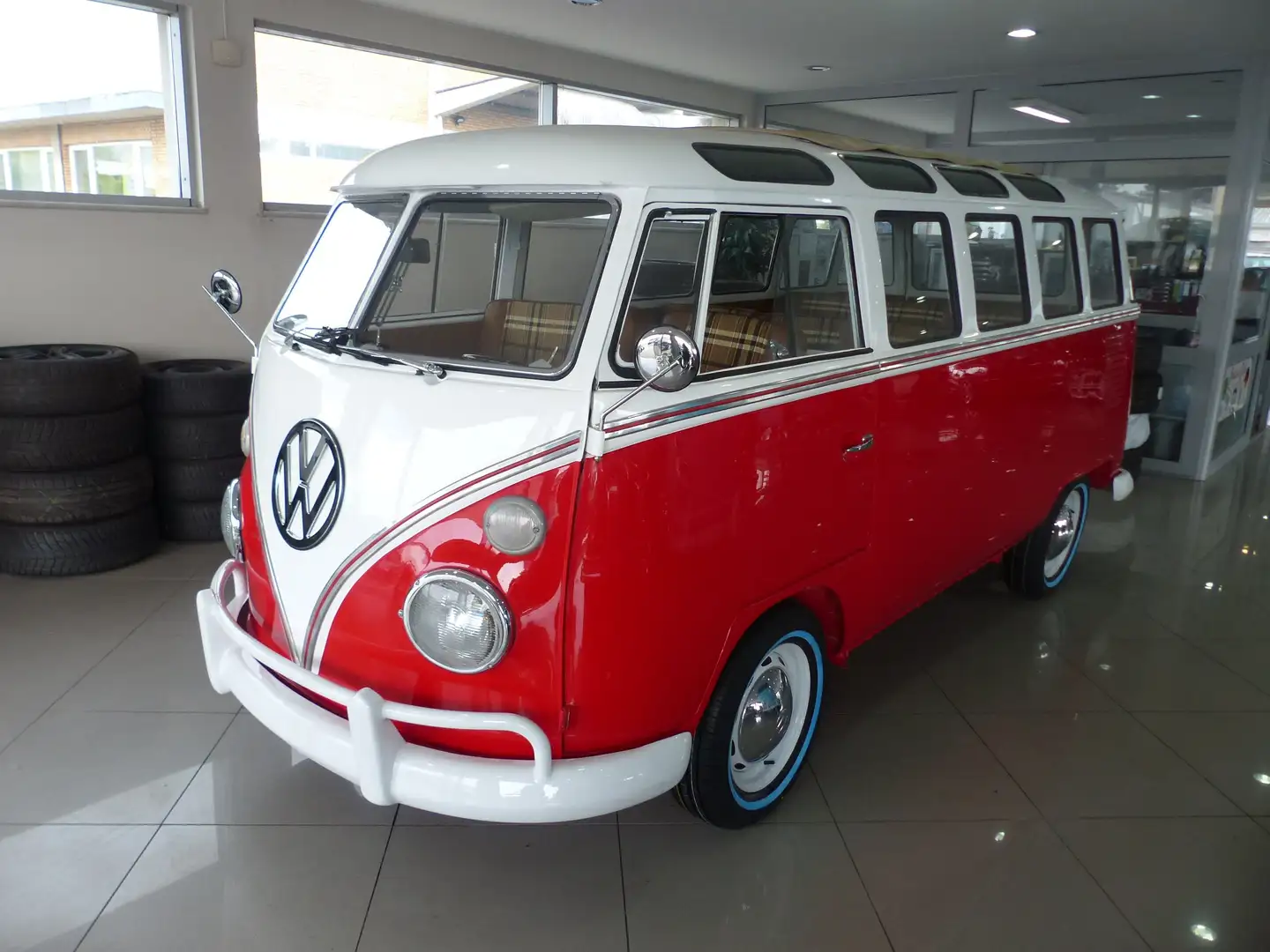 Volkswagen T1 Samba HU/AU NEU Rot - 1