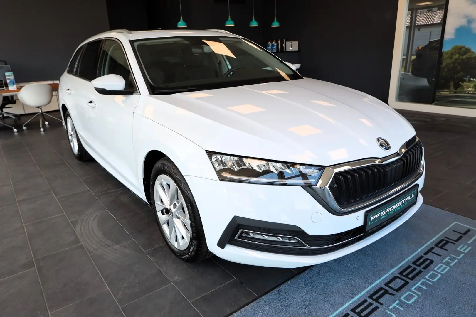 Skoda Octavia Combi Style 2.0 TDI ACC PANO NAVI Weiß - 1