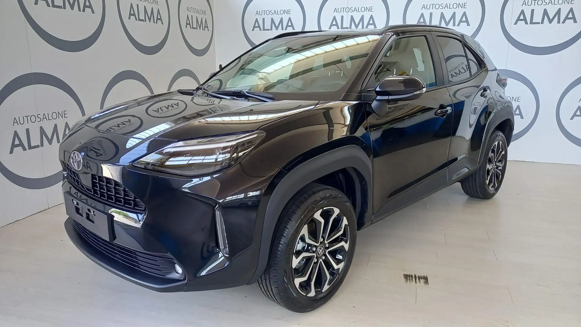 Toyota Yaris Cross 1.5 Hybrid 130 CV 5p.E-CVT Trend Nero - 2