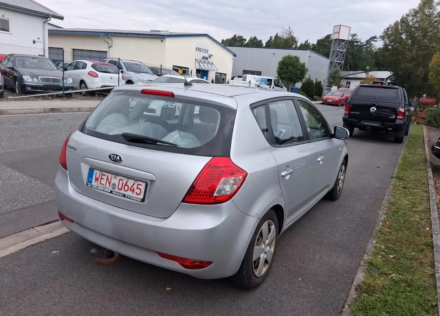 Kia Ceed / cee'd Vision*2.HAND*AHK*SR+WR* Silber - 2
