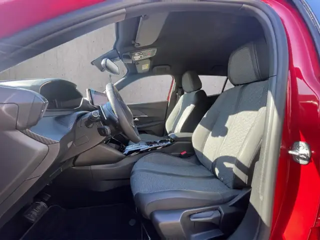 Peugeot 2008 view 9