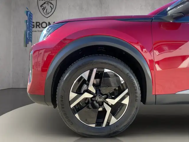 Peugeot 2008 view 11