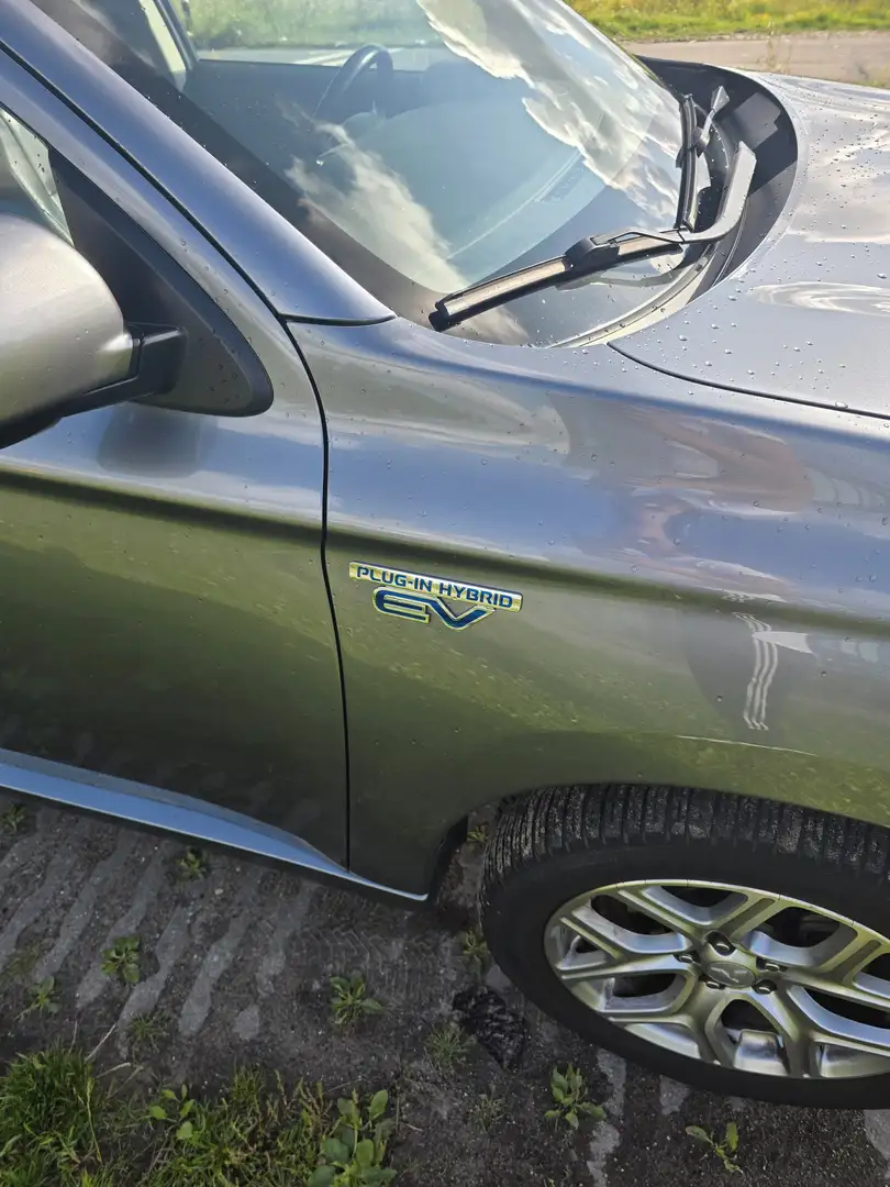 Mitsubishi Outlander Outlander 2.0 PHEV Instyle+ Ezüst - 2