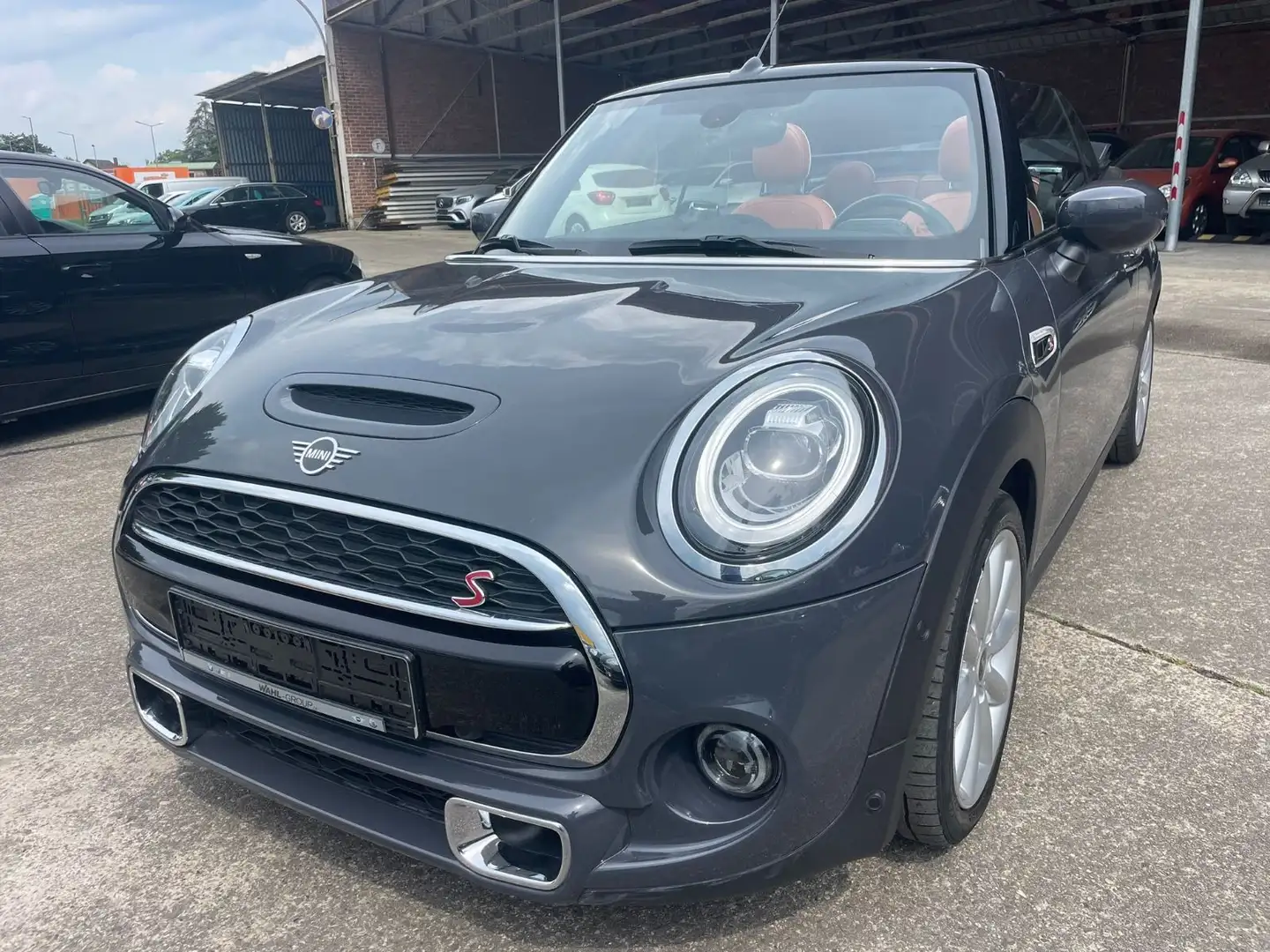 MINI Cooper S Cabrio /AUTOMATIK/STEP SITZE/NAVI/KAMERA Šedá - 1
