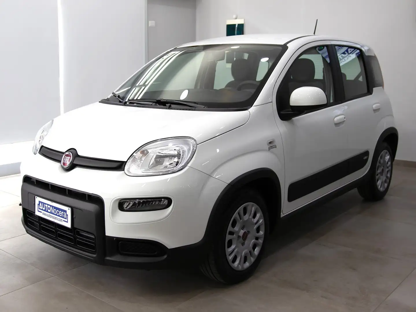 Fiat Panda 1.0 Hybrid 70cv City Life UConnect Blanc - 1