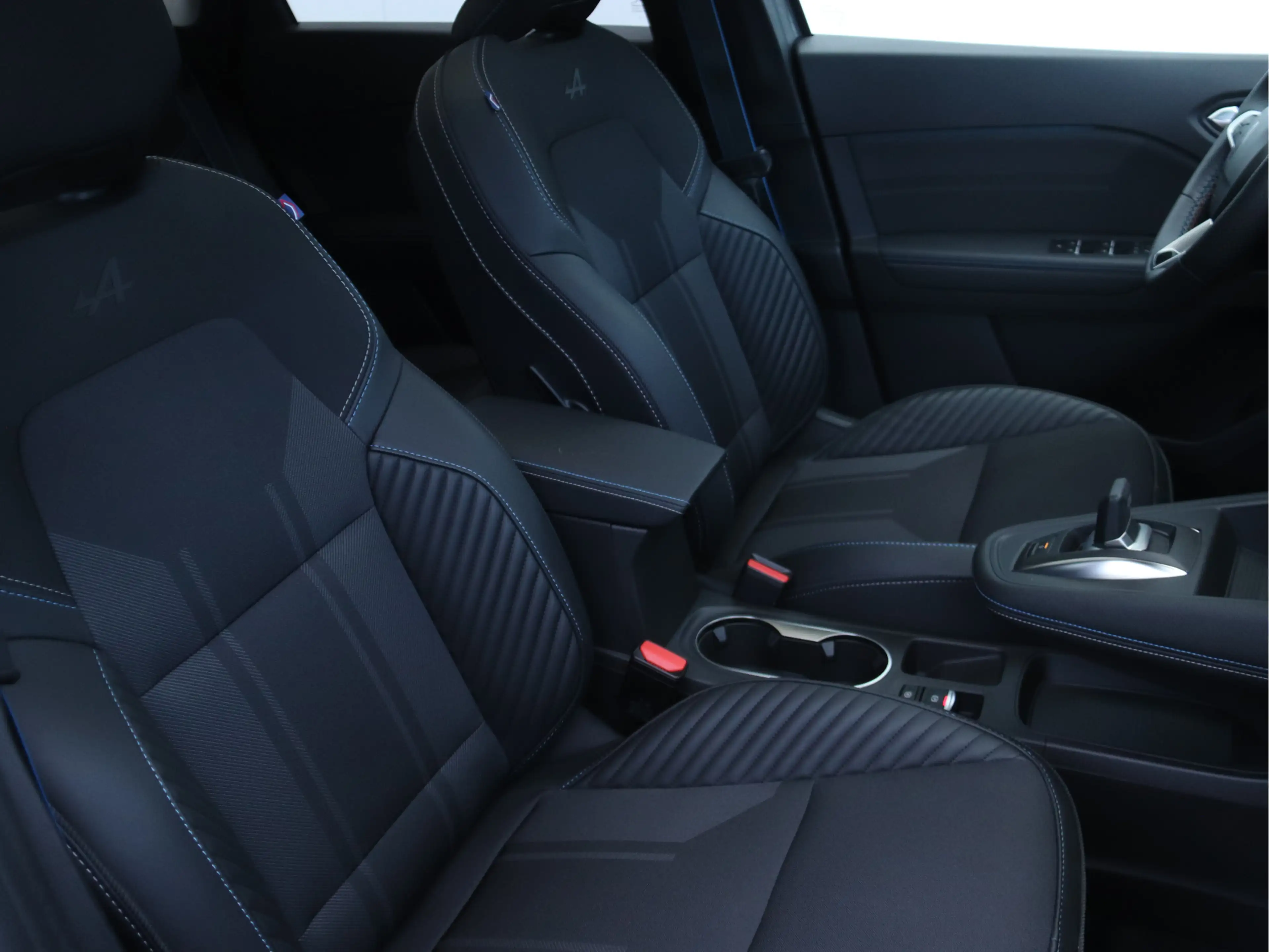 Renault Symbioz 1.8 E-Tech full hybrid 160 esprit Alpine PANORAMA — photo 8