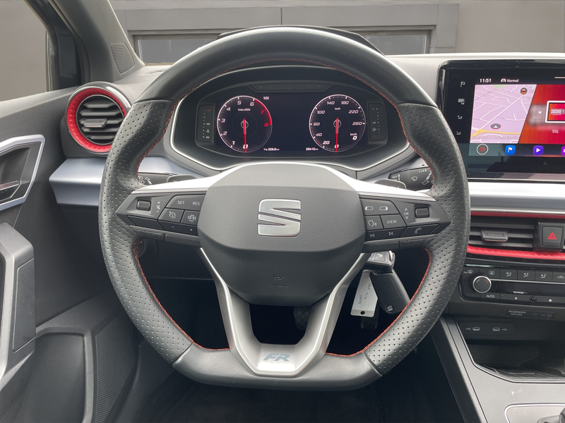 SEAT Ibiza 1.5 TSI DSG FR PANO LED VC NAV LM — photo 9