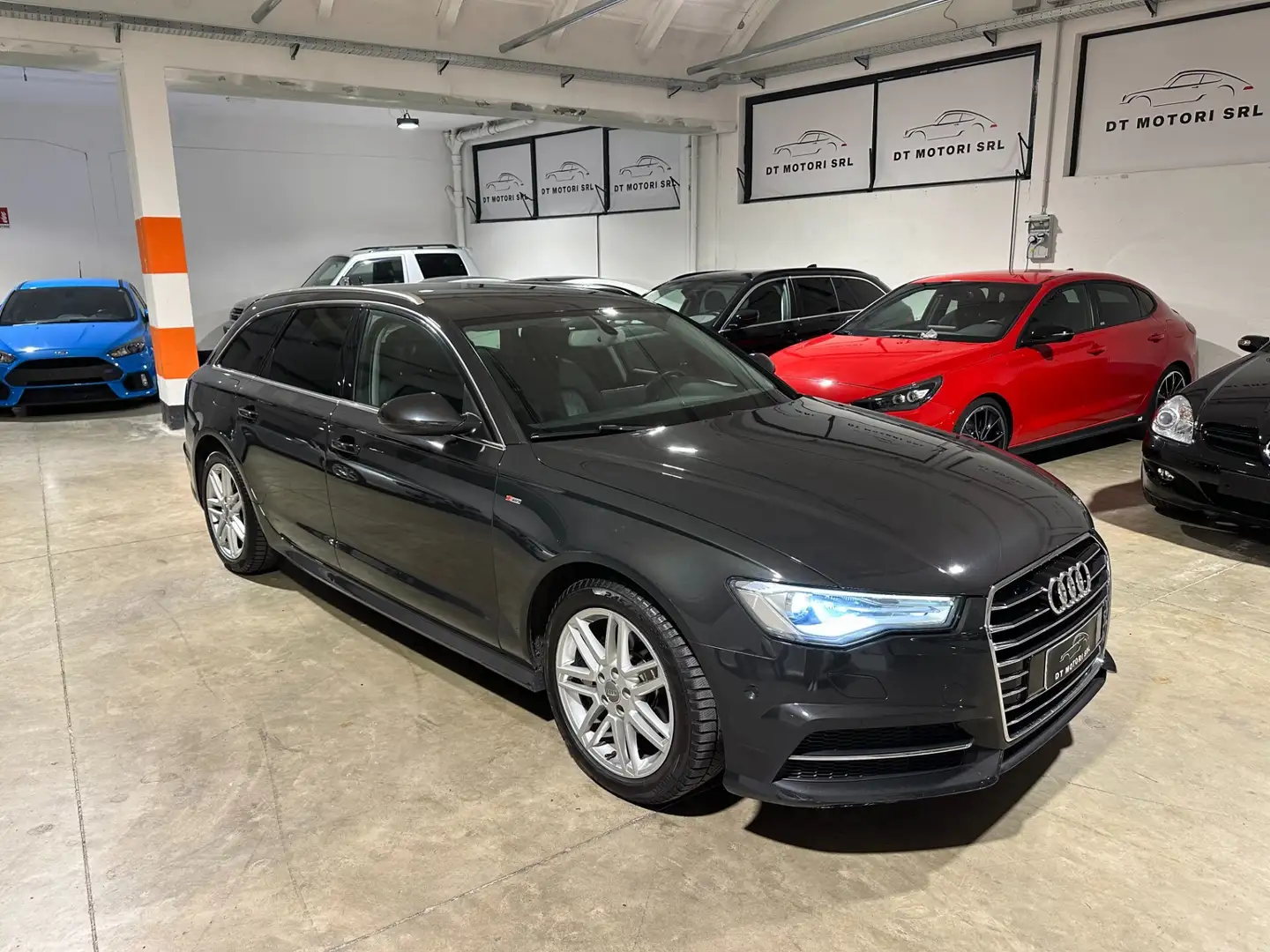 Audi A6 Avant 2.0 TDI 190 CV ultra S tronic Business Plus Černá - 1