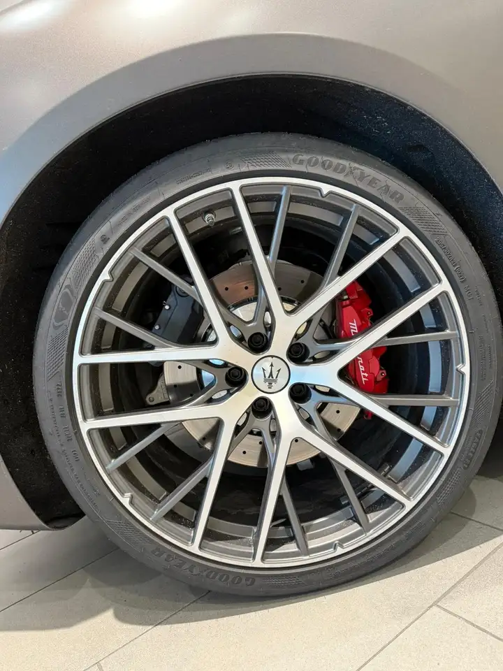 Maserati GranTurismo 2023 — фото 18
