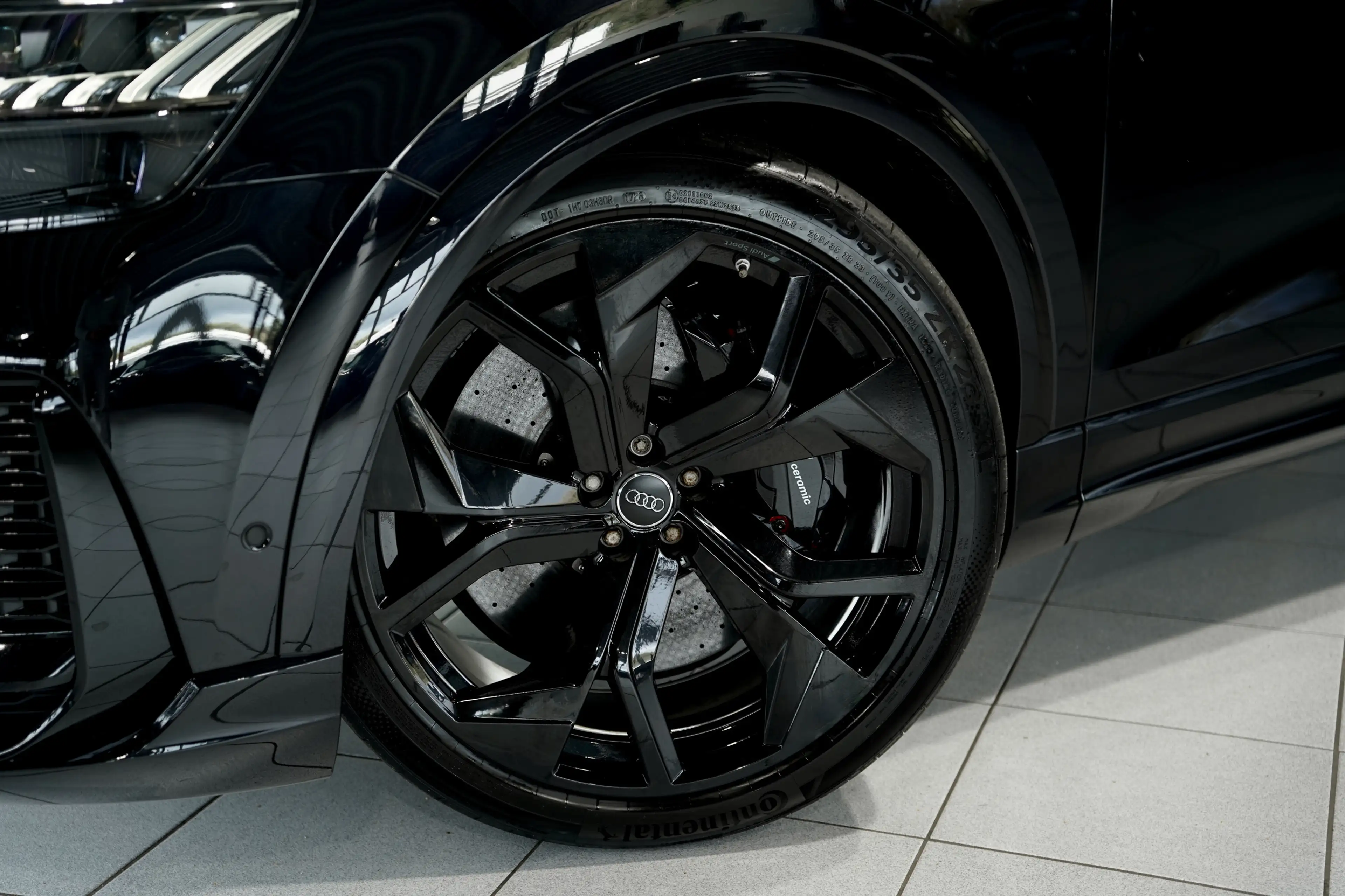 Audi RS Q8 q. *23Zoll *Keramik *Pano *RS-AGA *Dynamik — photo 3