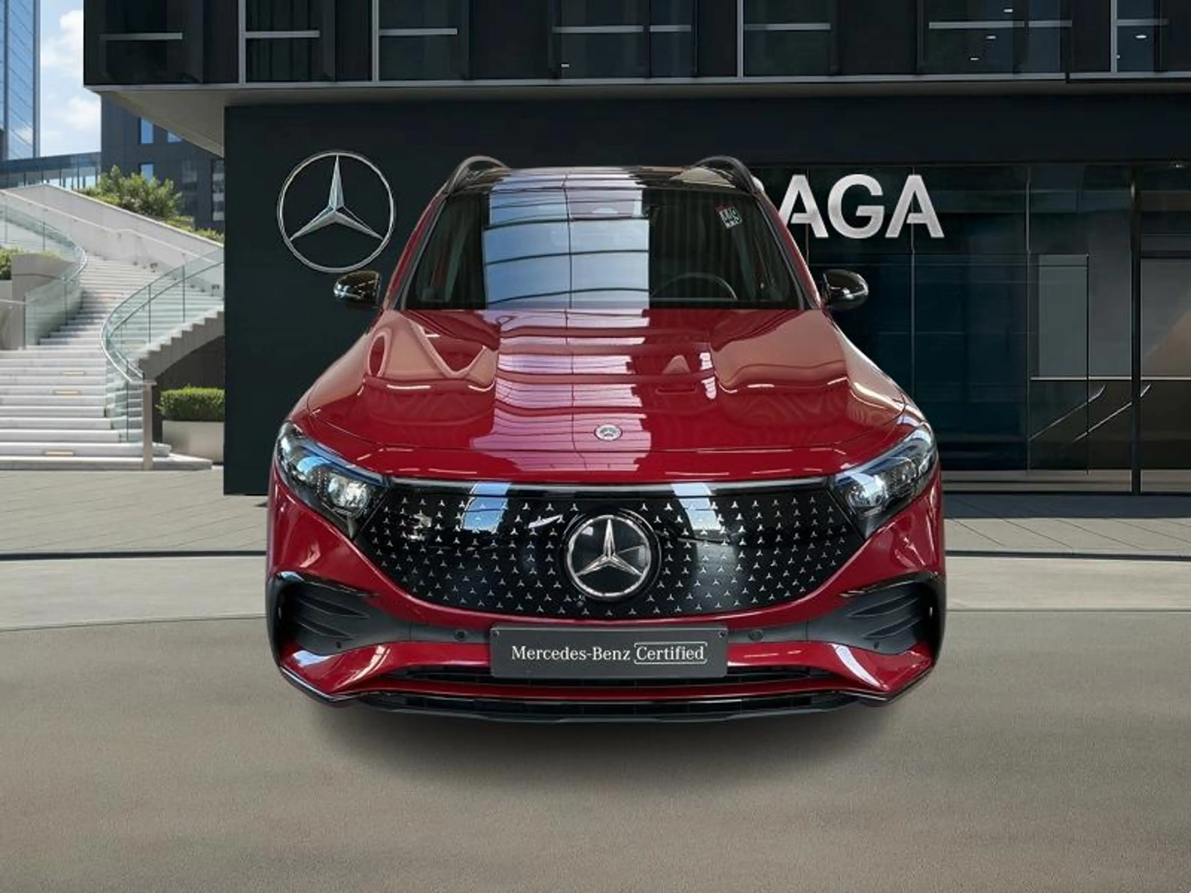 Mercedes-Benz EQB 250 + AMG Pack Night Attelage — photo 6