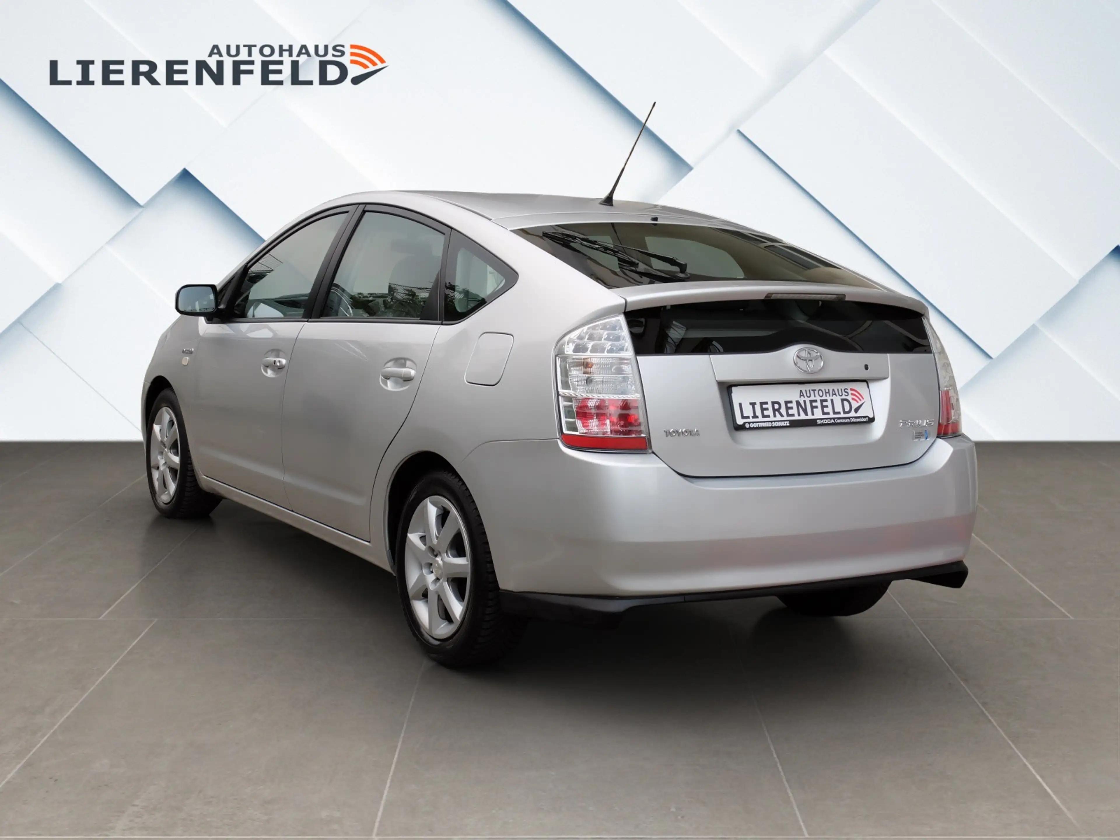 Toyota Prius+ Prius 1.5 Hybrid Executive TOYOTA Scheckheft — photo 3