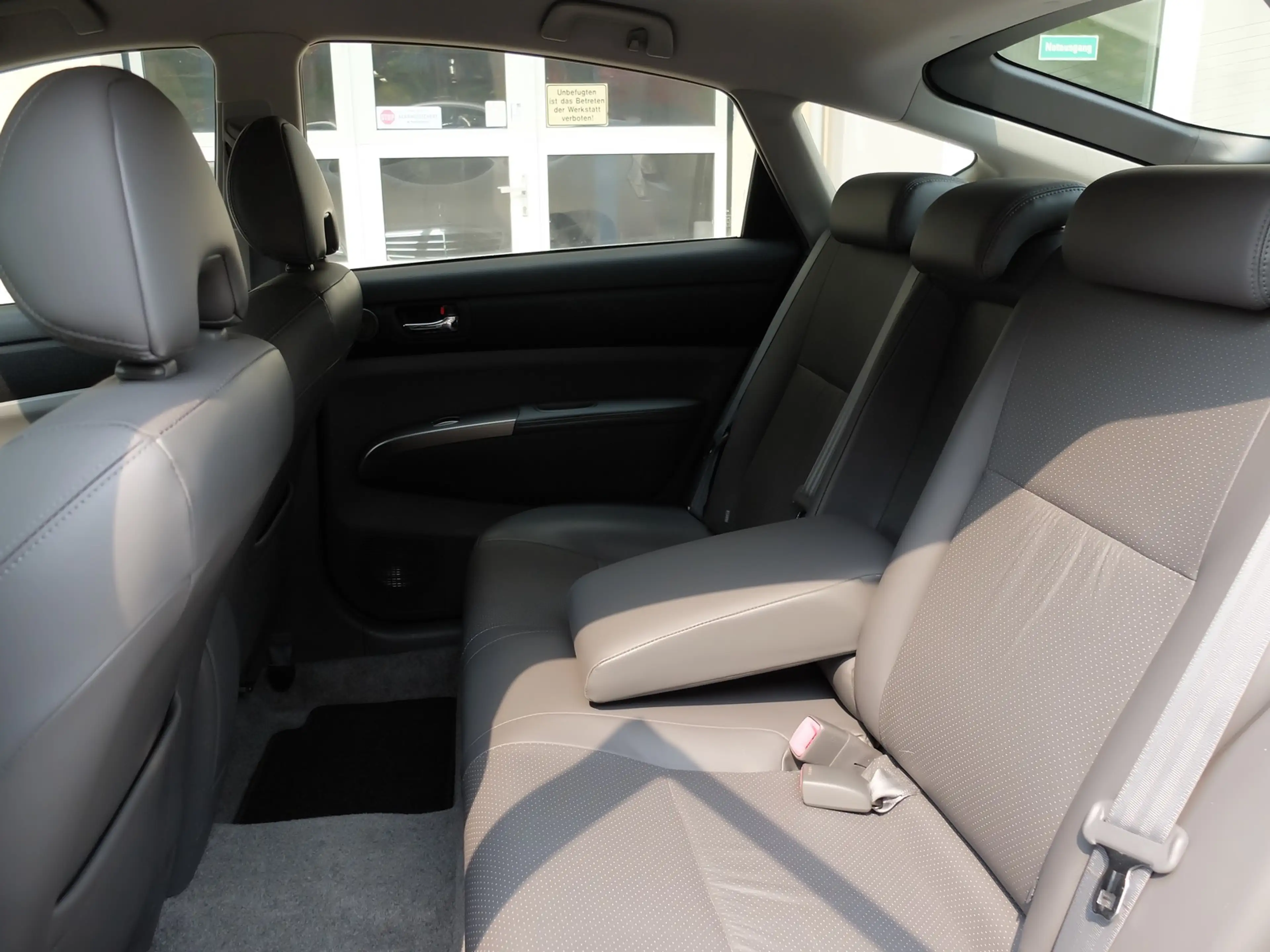 Toyota Prius+ Prius 1.5 Hybrid Executive TOYOTA Scheckheft — photo 12