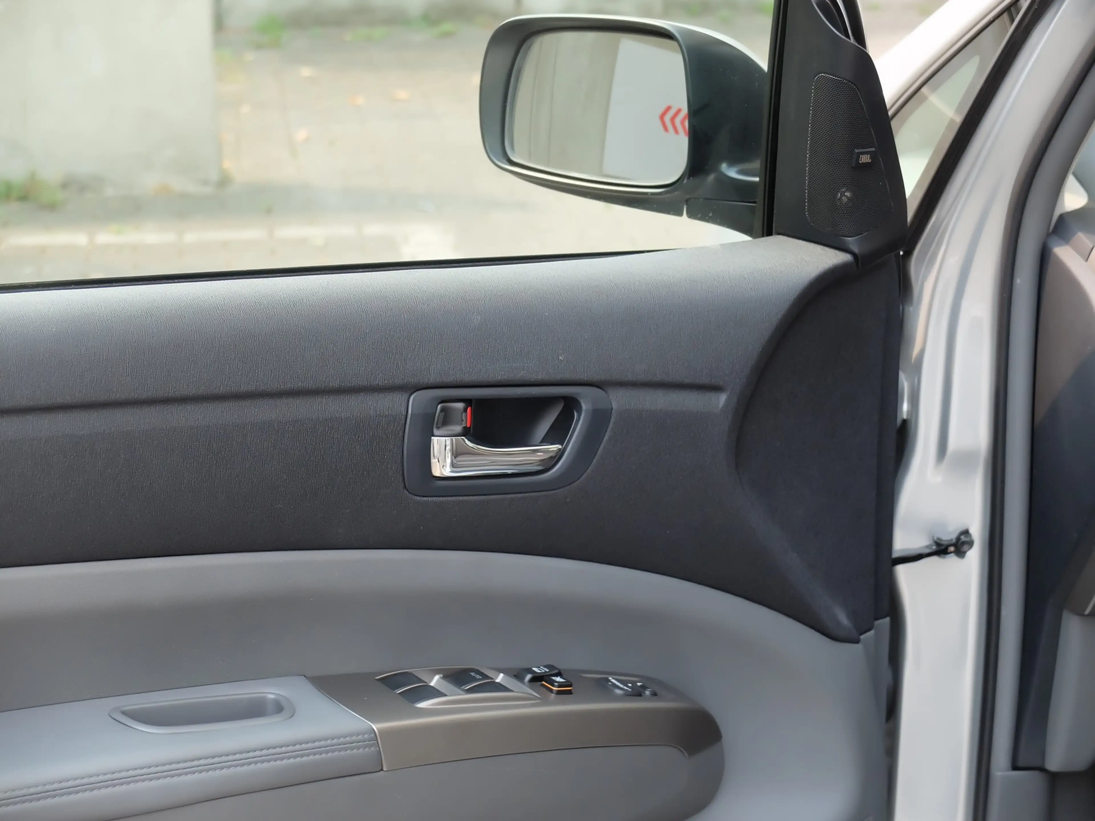 Toyota Prius+ Prius 1.5 Hybrid Executive TOYOTA Scheckheft — photo 9