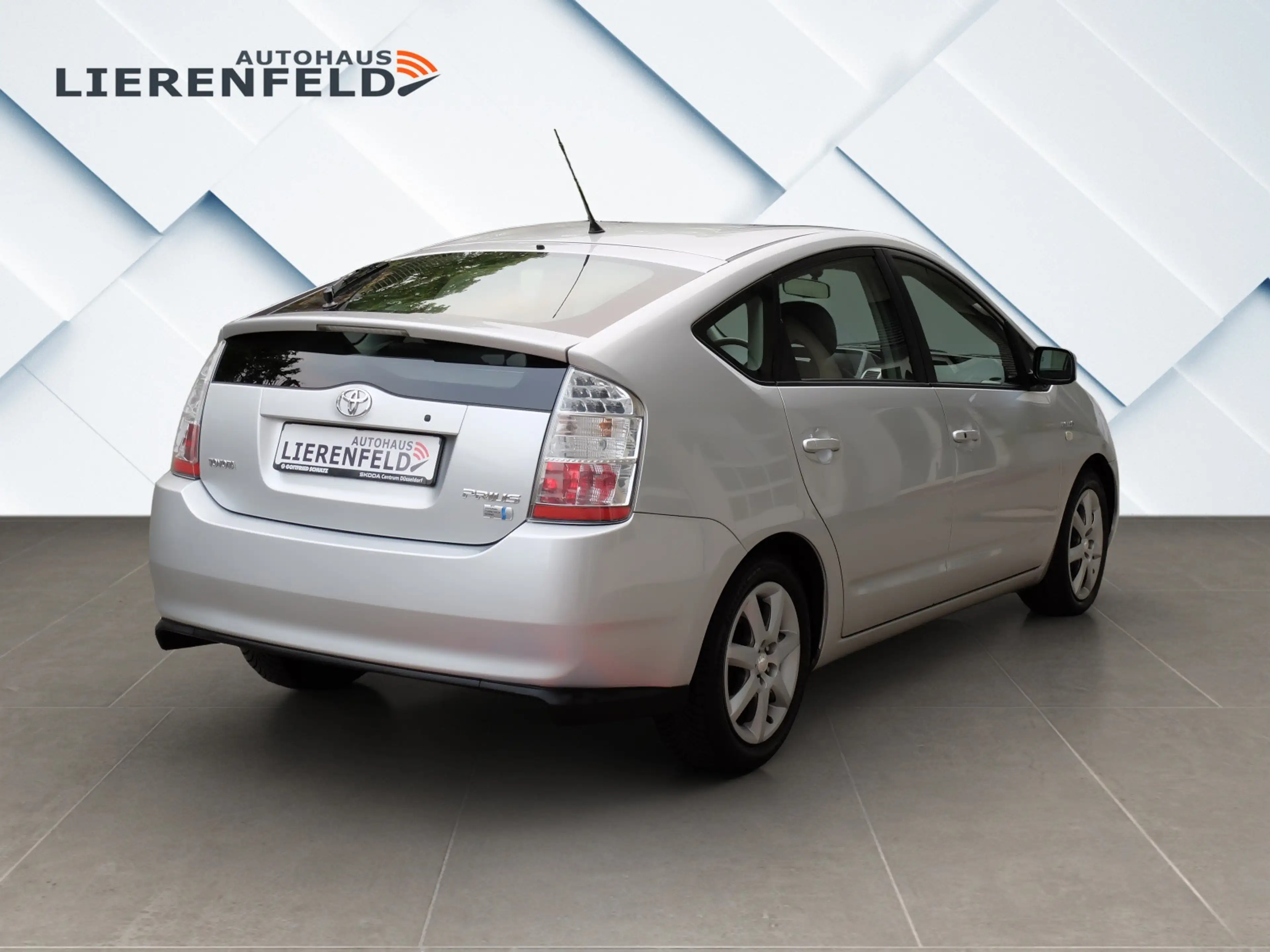 Toyota Prius+ Prius 1.5 Hybrid Executive TOYOTA Scheckheft — photo 5