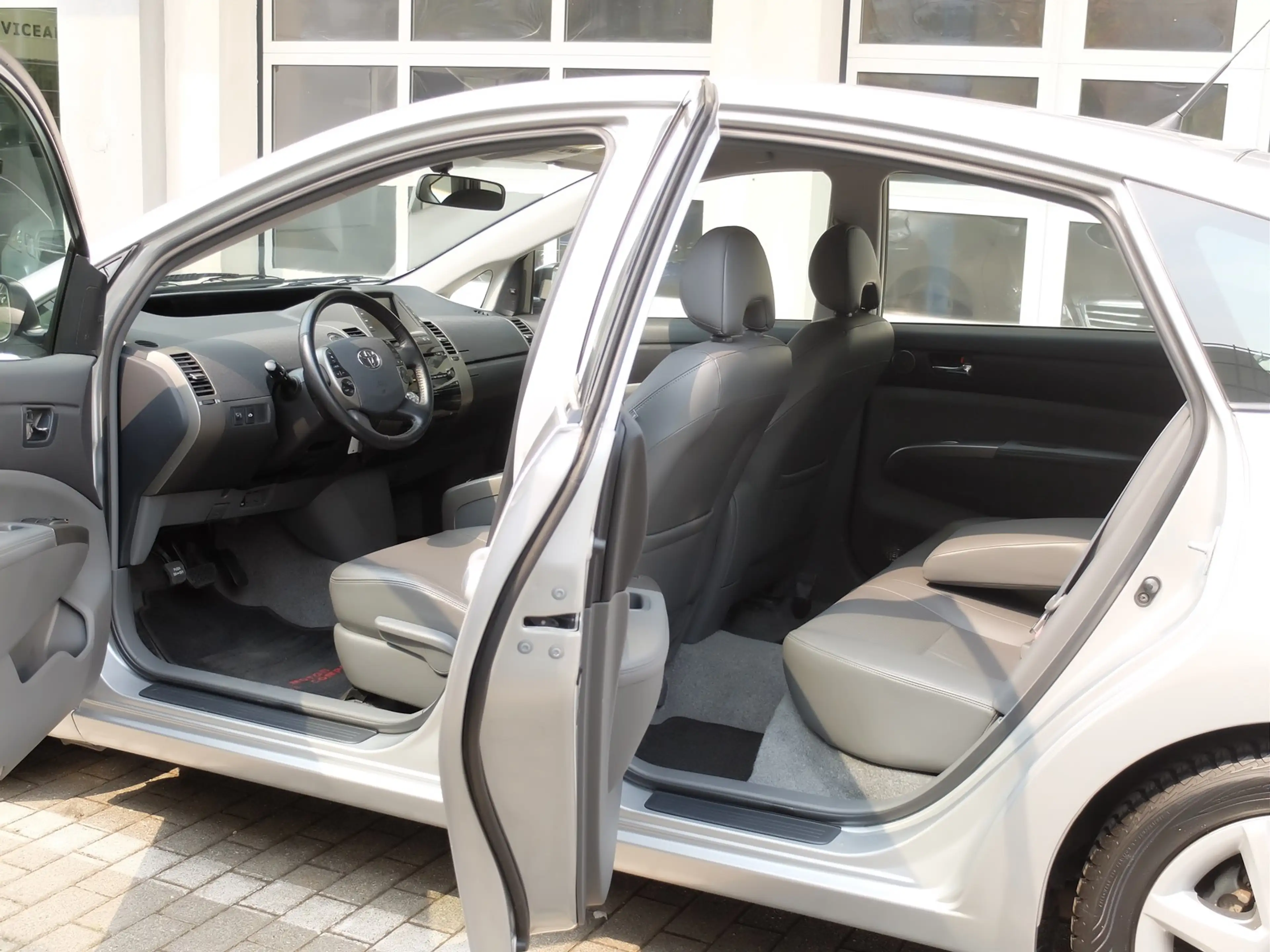 Toyota Prius+ Prius 1.5 Hybrid Executive TOYOTA Scheckheft — photo 11