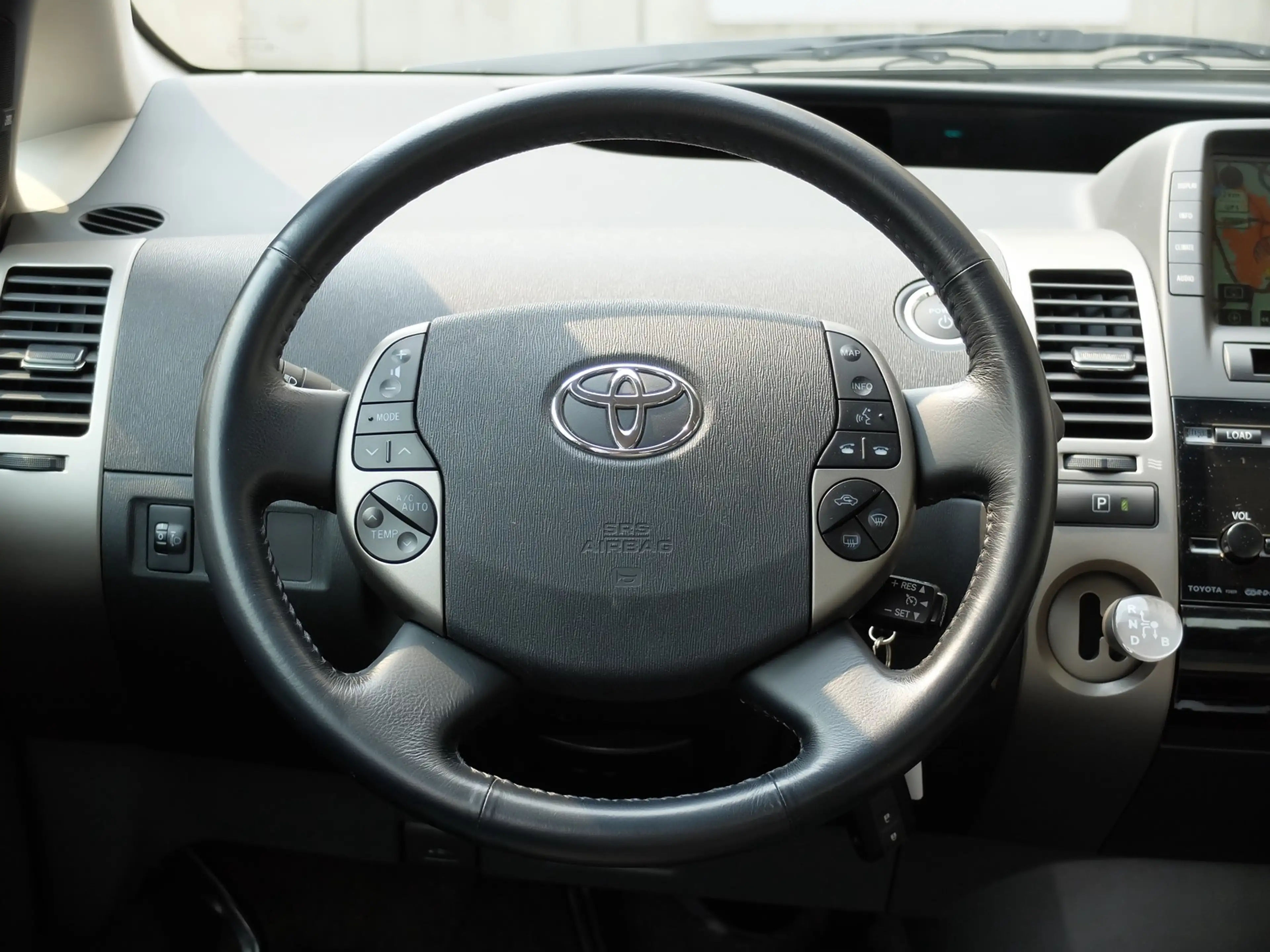 Toyota Prius+ Prius 1.5 Hybrid Executive TOYOTA Scheckheft — photo 15