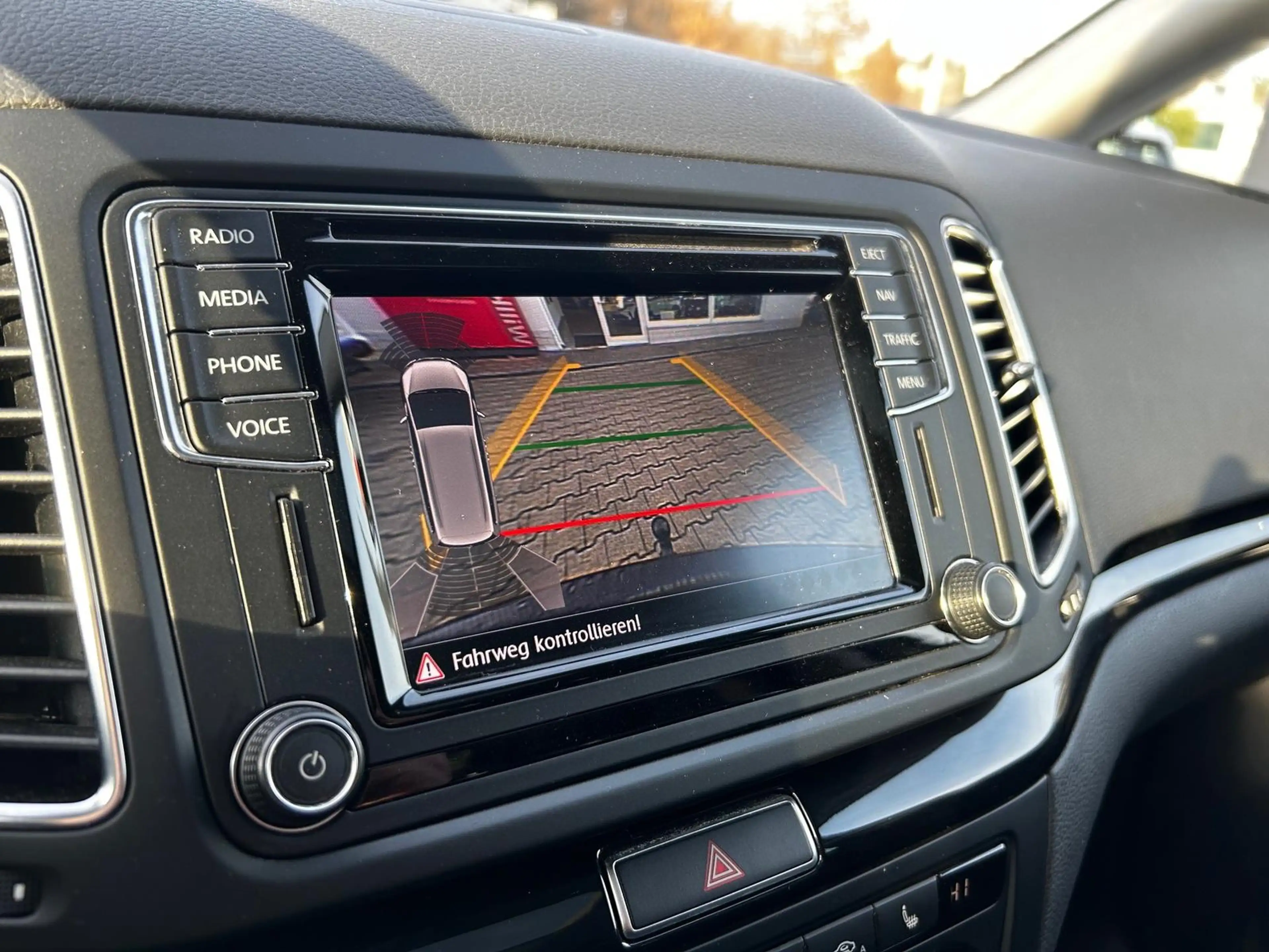 SEAT Alhambra 2.0 TDI FR DSG 4Drive 5-Sitzer AHK Pano DCC — photo 11