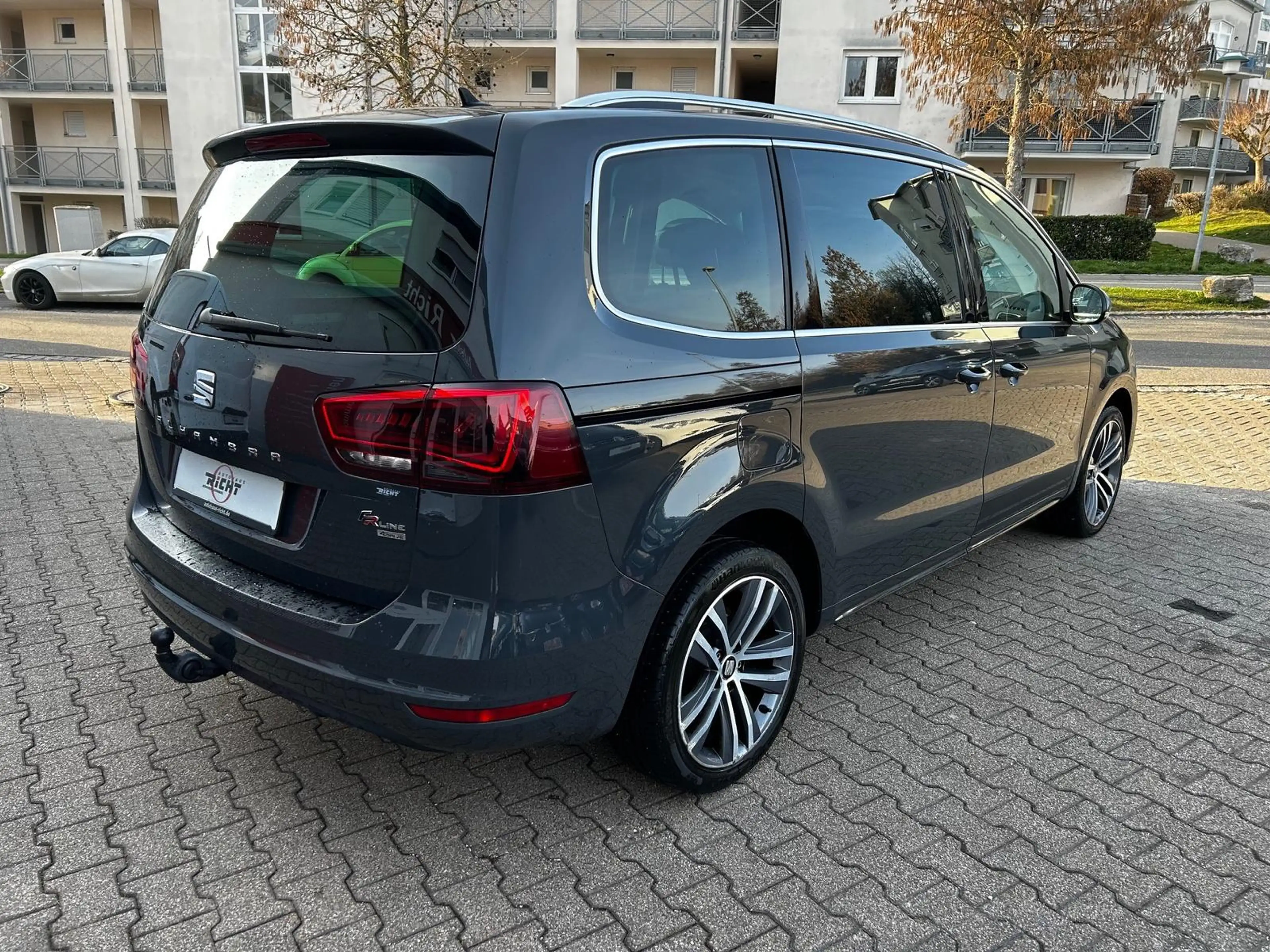 SEAT Alhambra 2.0 TDI FR DSG 4Drive 5-Sitzer AHK Pano DCC — photo 5