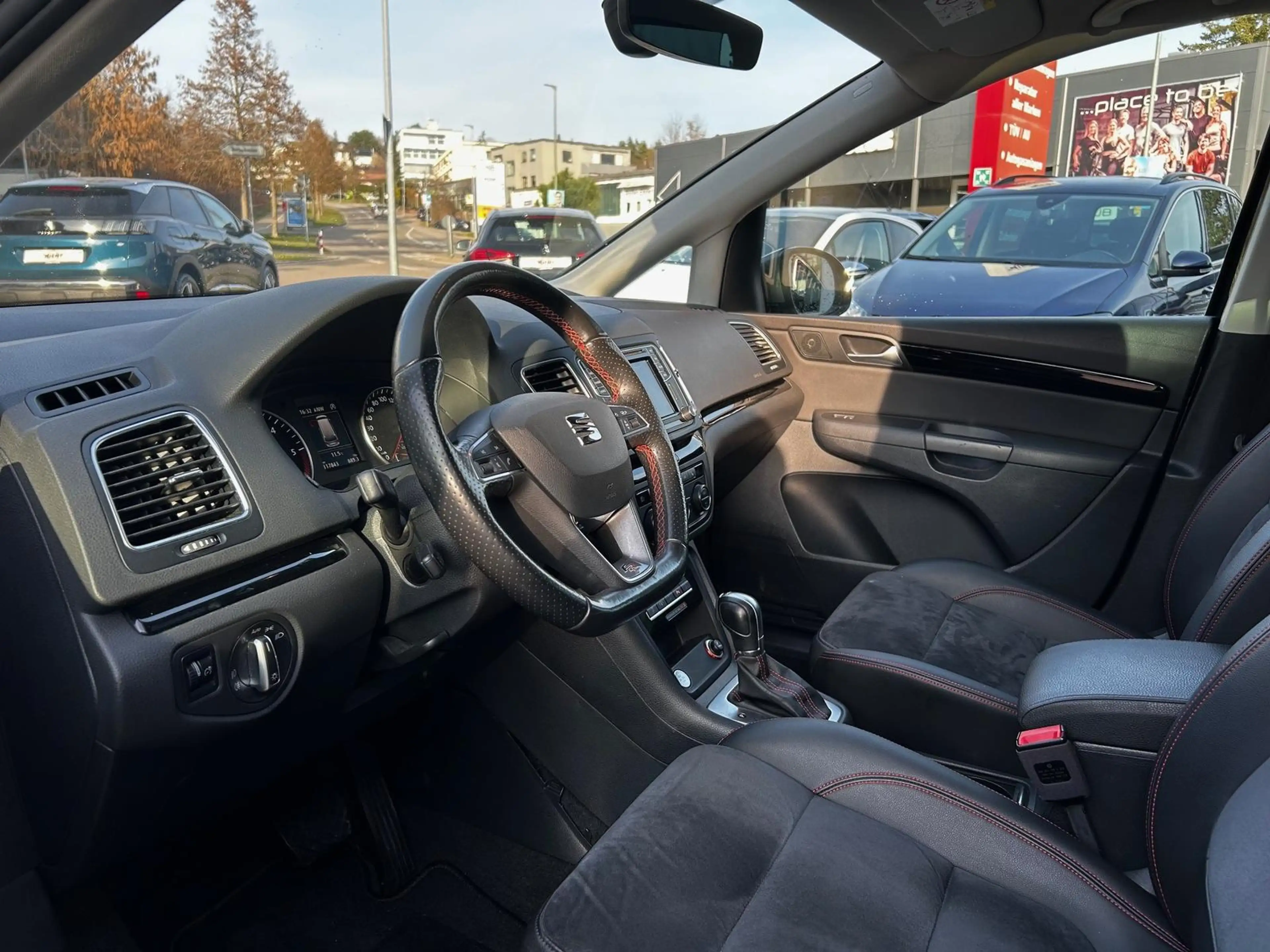 SEAT Alhambra 2.0 TDI FR DSG 4Drive 5-Sitzer AHK Pano DCC — photo 7