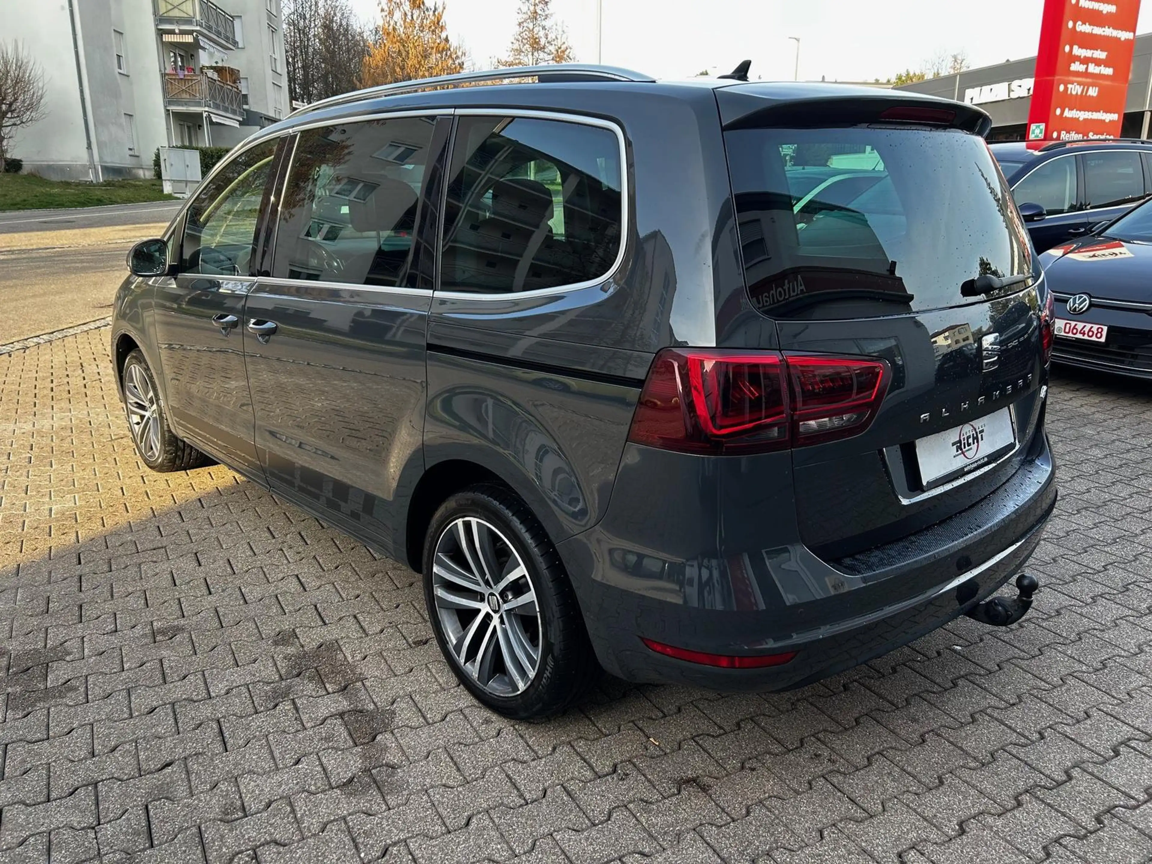 SEAT Alhambra 2.0 TDI FR DSG 4Drive 5-Sitzer AHK Pano DCC — photo 6