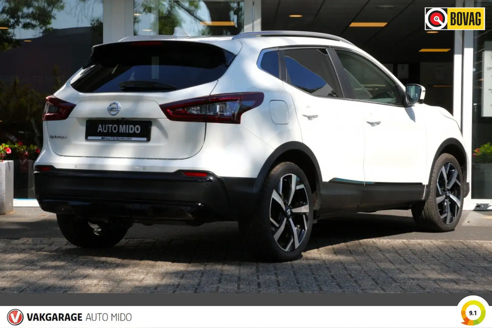 Nissan Qashqai 1.3 DIG-T Automaat Premium Edition | Panorama dak Wit - 2
