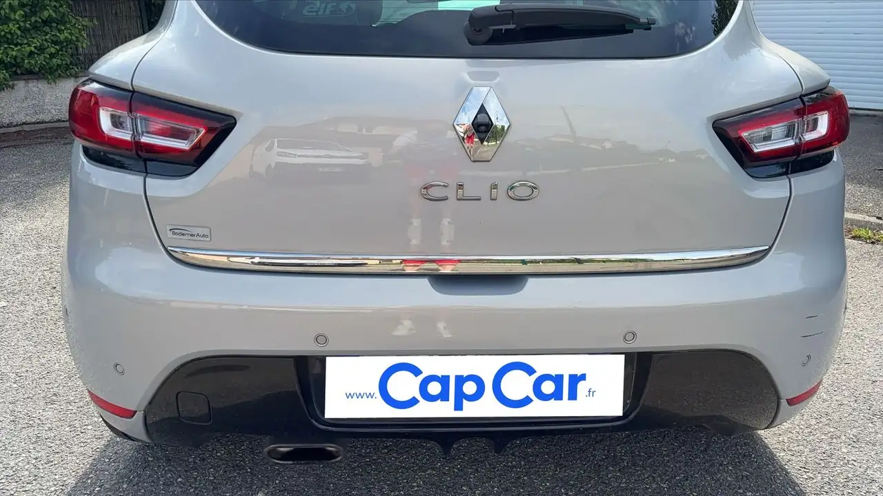 Renault Clio Citadine 3 portes — photo 21