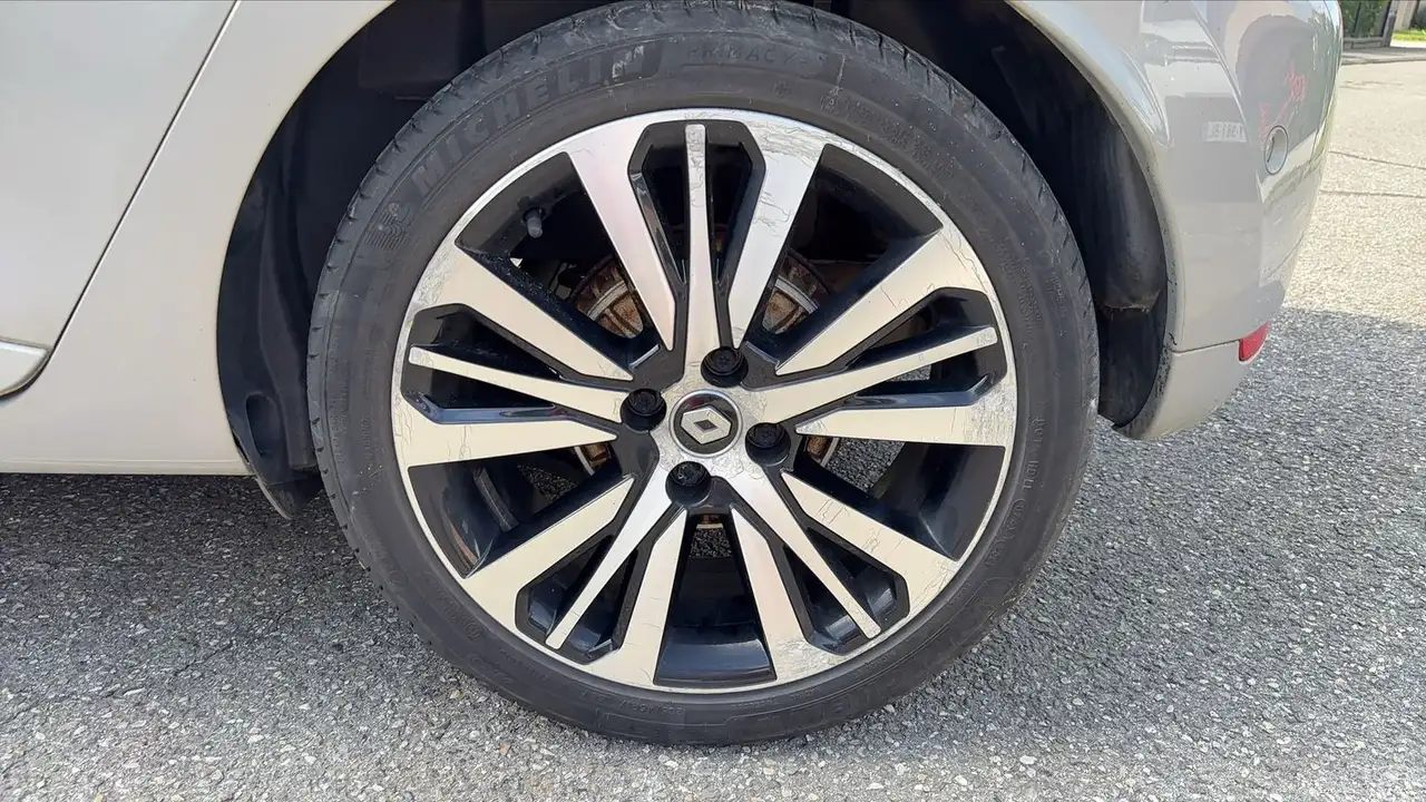Renault Clio Citadine 3 portes — photo 19