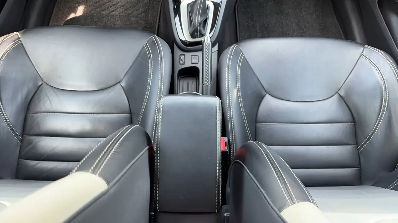 Renault Clio Citadine 3 portes — photo 29