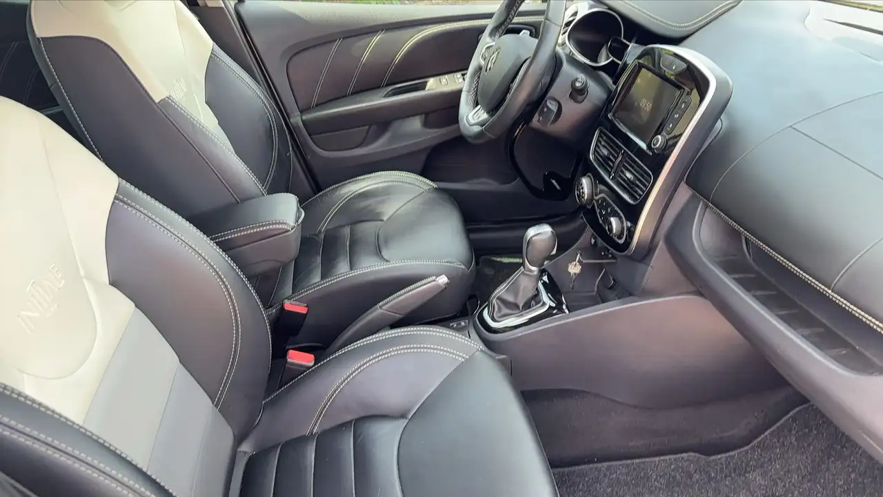 Renault Clio Citadine 3 portes — photo 27