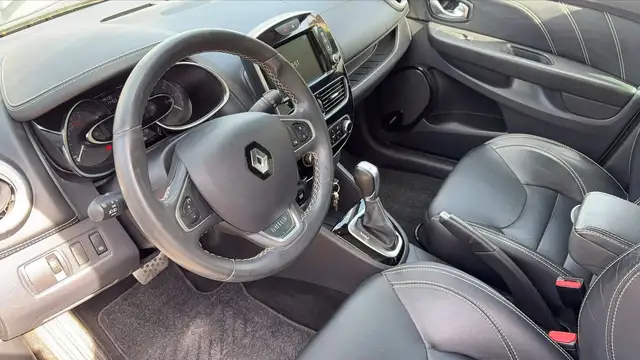 Renault Clio view 8