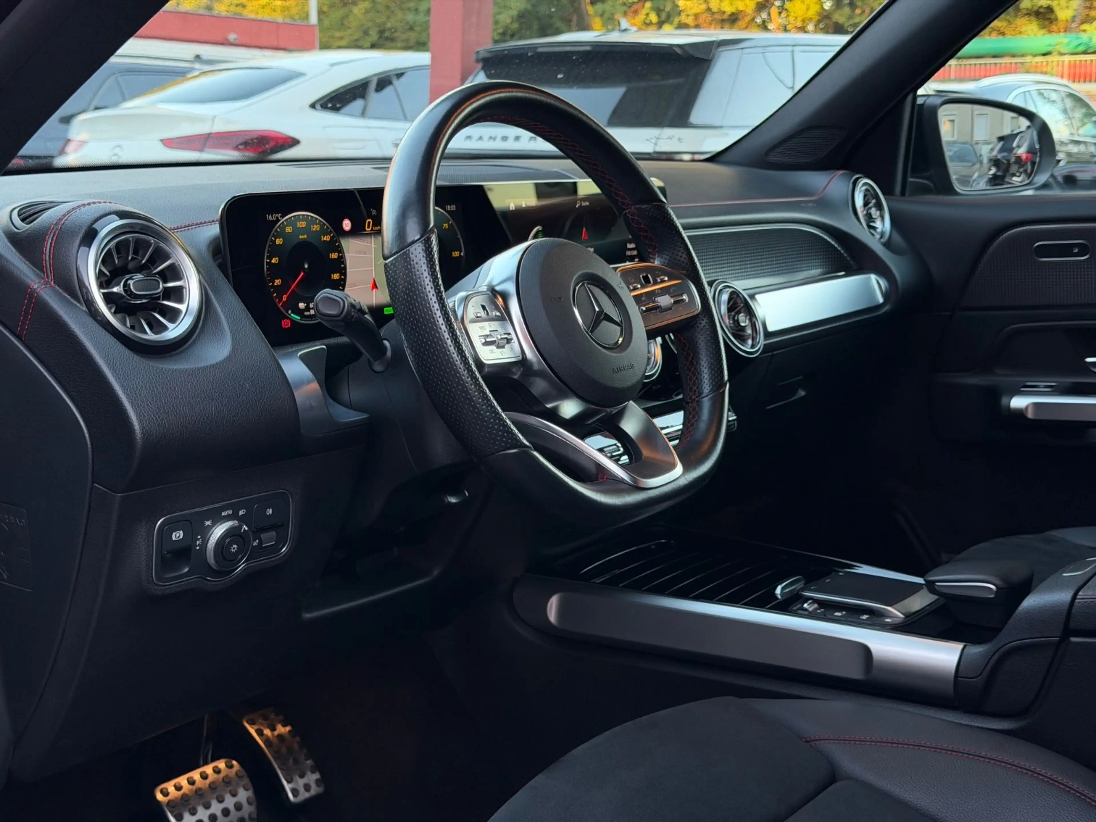 Mercedes-Benz EQB 300 4M AMG-LINE/LED/NAVI/R-KAMERA/NIGHT-PA — photo 10
