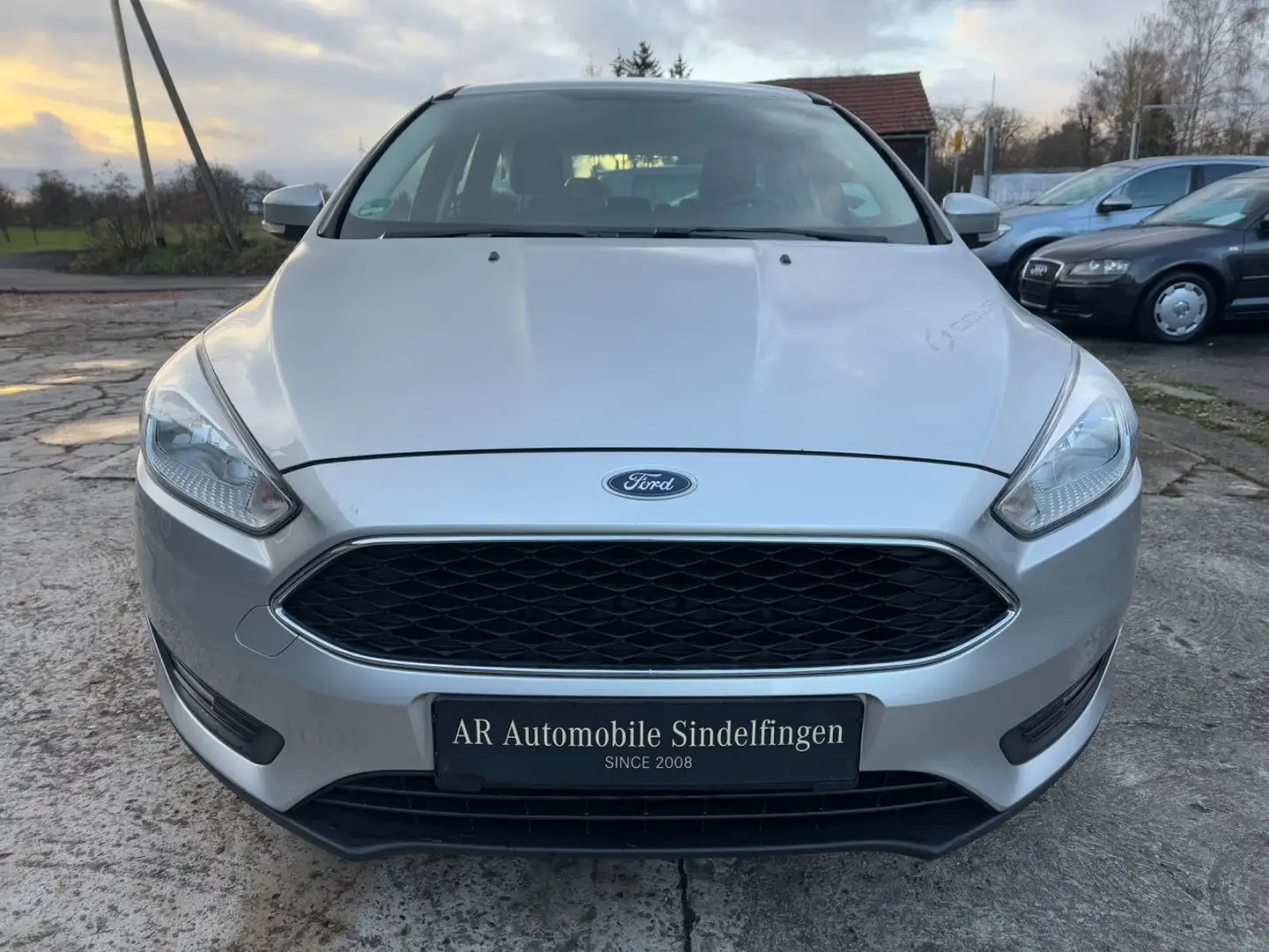 Ford Focus Turnier Business 1.5 TDCI*NAVI*SHZ* Argent - 2