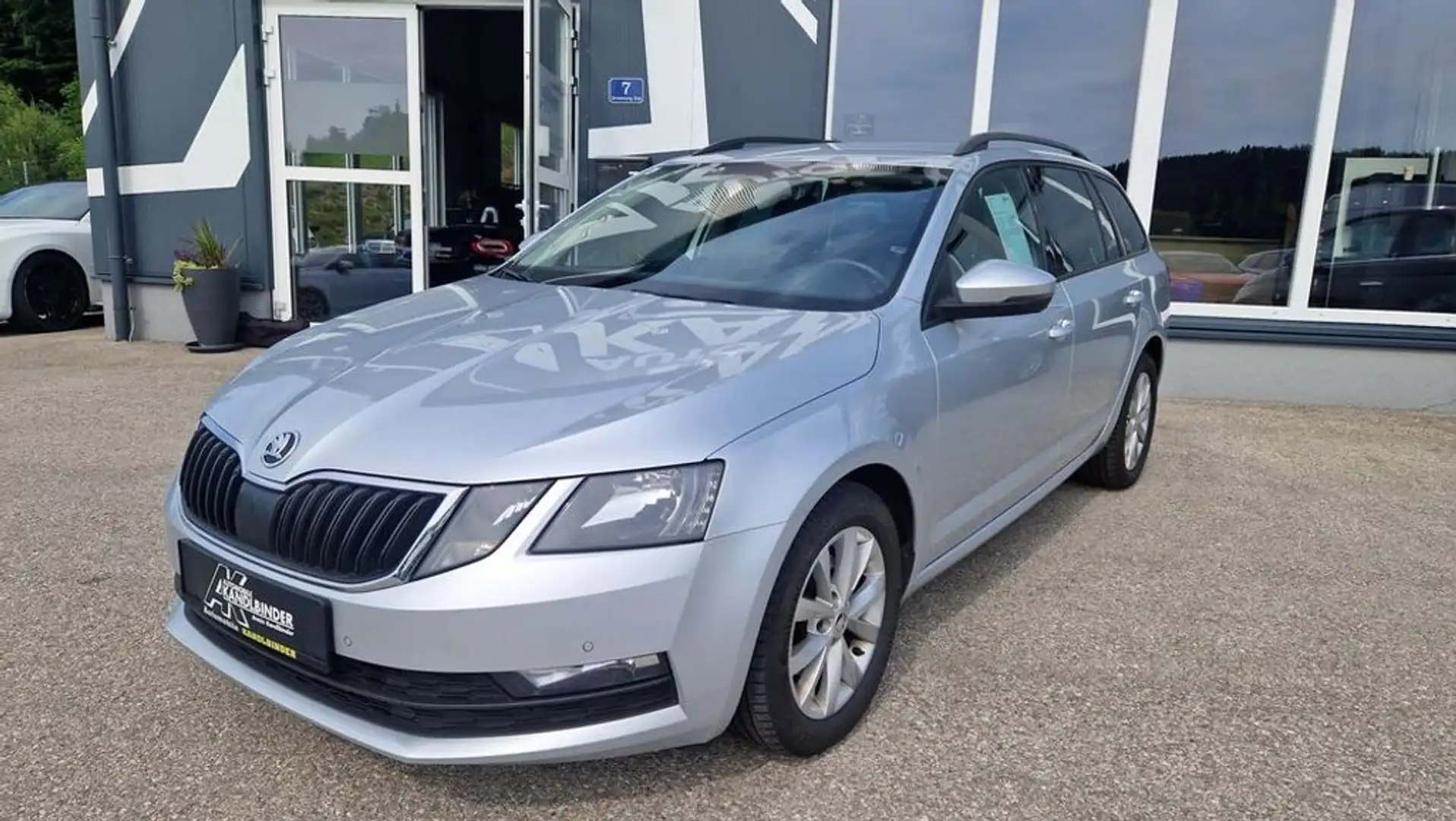 Skoda Octavia Combi 2,0 TDI DSG ''1.Besitz'' Zilver - 1