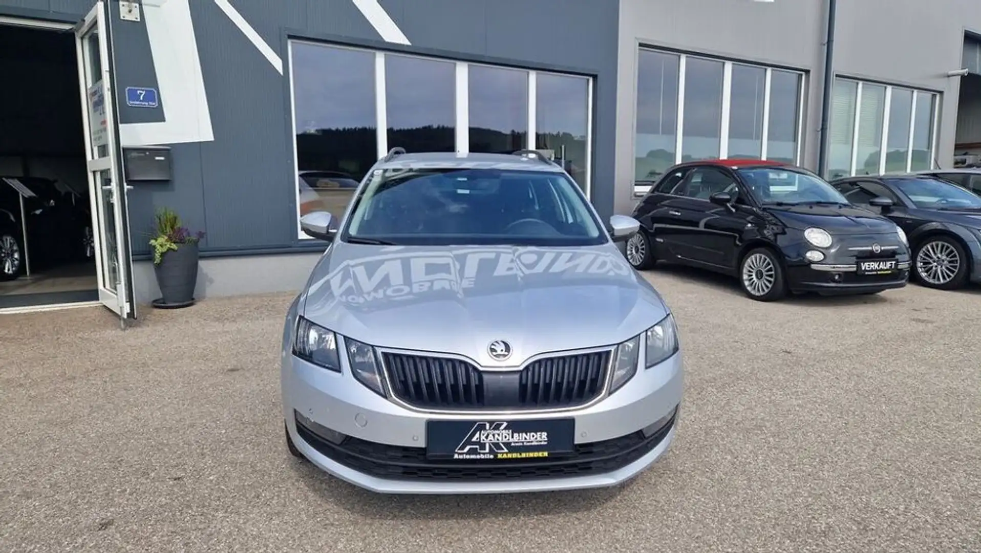 Skoda Octavia Combi 2,0 TDI DSG ''1.Besitz'' Zilver - 2