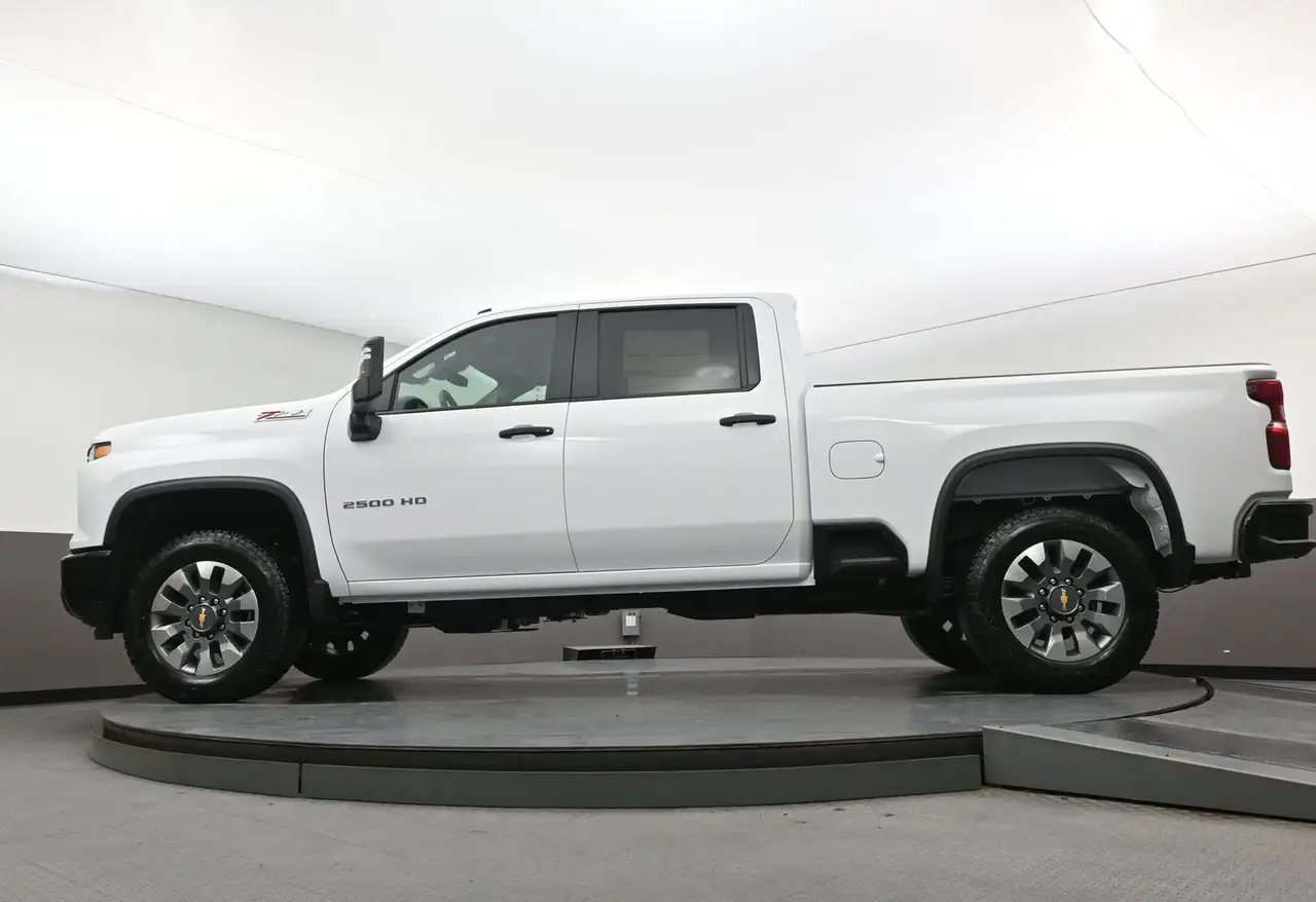 Chevrolet Silverado 2500 снимка Chevrolet Silverado 2500