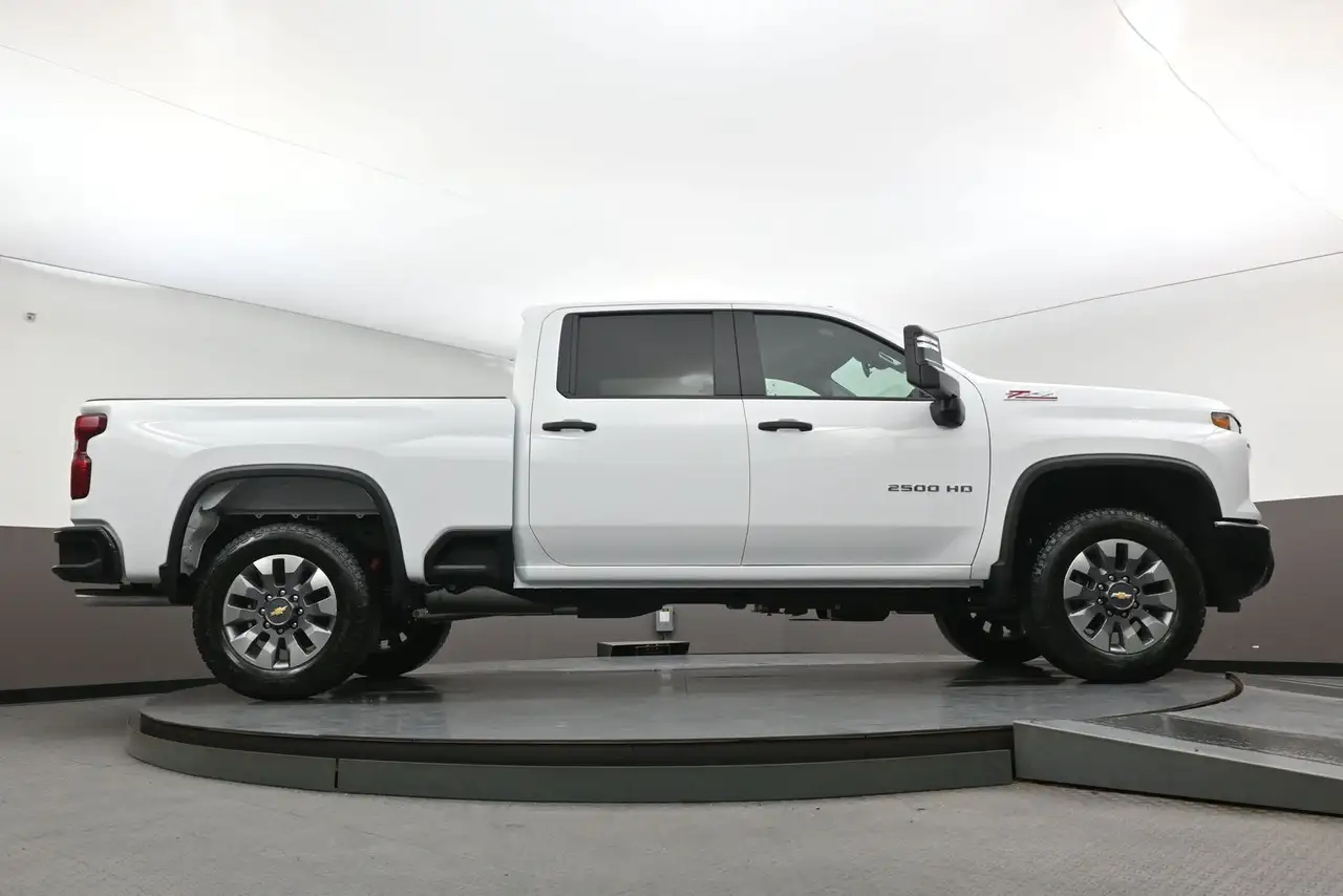 Chevrolet Silverado 2500 снимка Chevrolet Silverado 2500