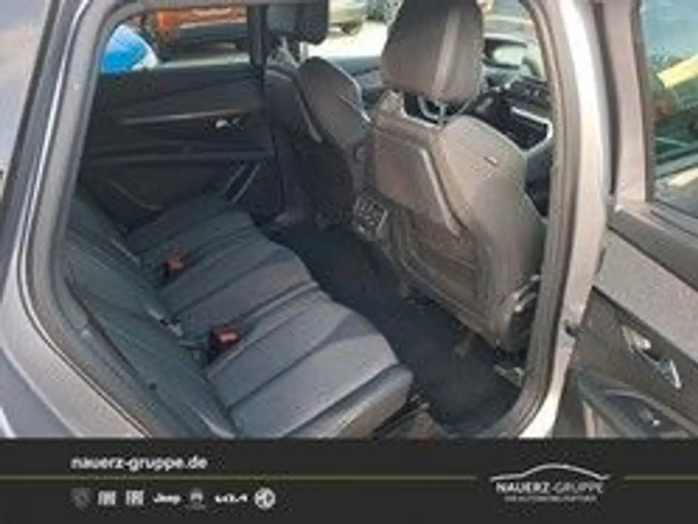 Peugeot 3008 Hybrid4 300 GT Pack Grau - 2