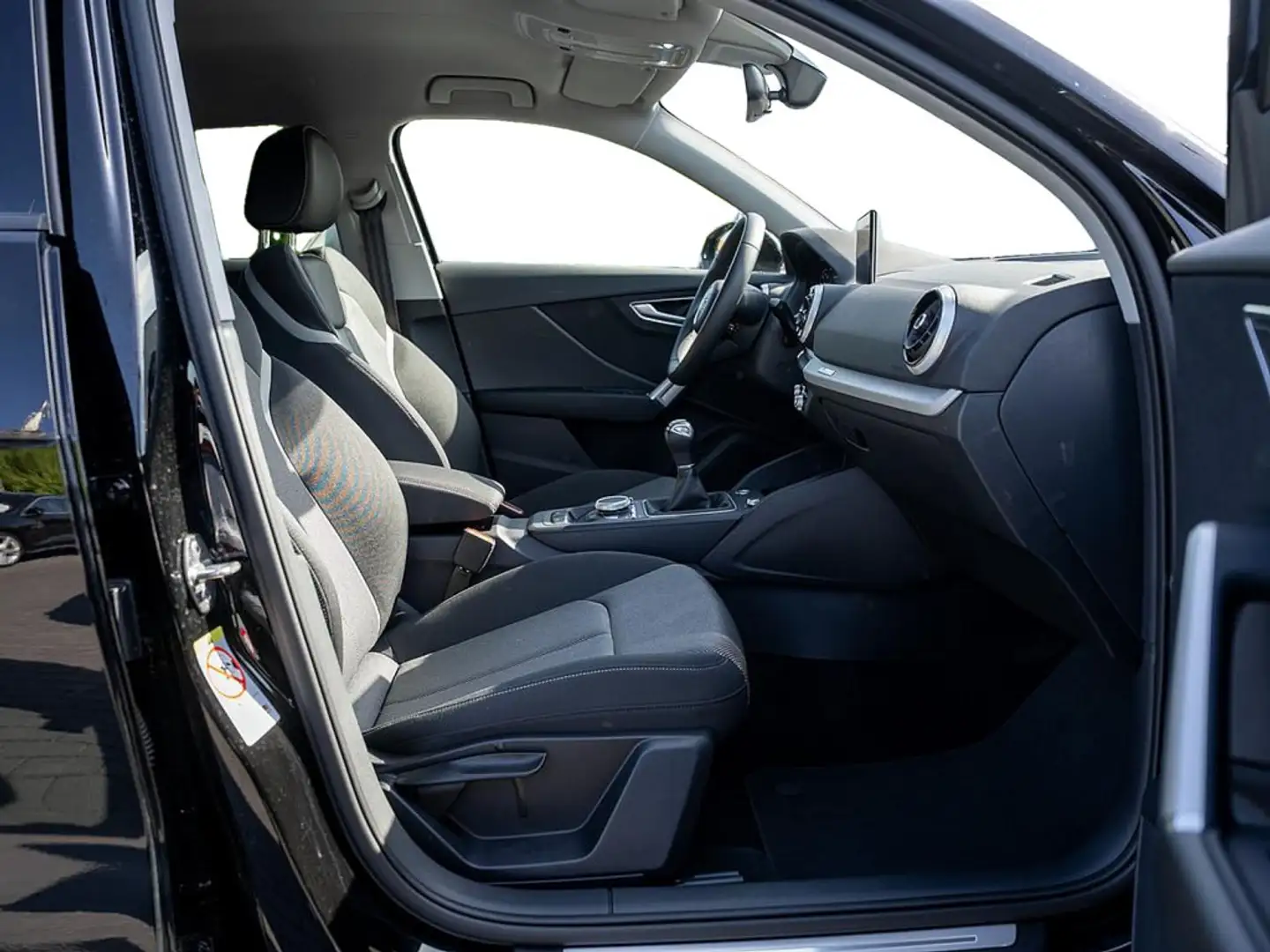 Audi Q2 35 TFSI KAM LED SHZ VIRTUAL Schwarz - 2