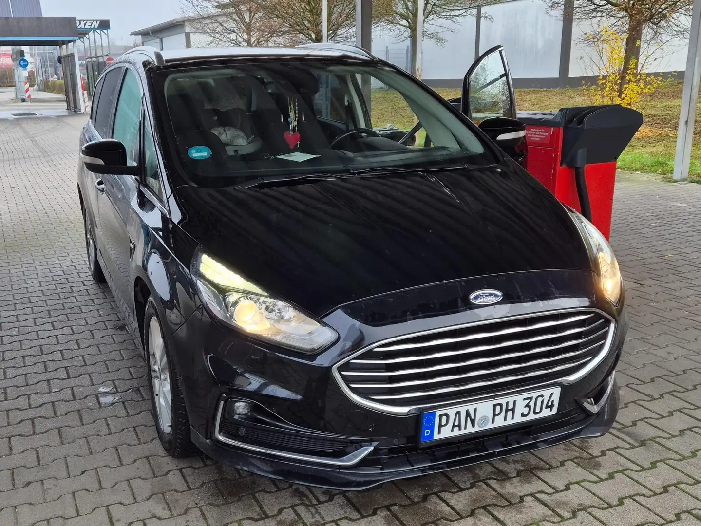 Ford S-Max S-Max Diesel 2.0 EcoBlue TITANIUM Schwarz - 1