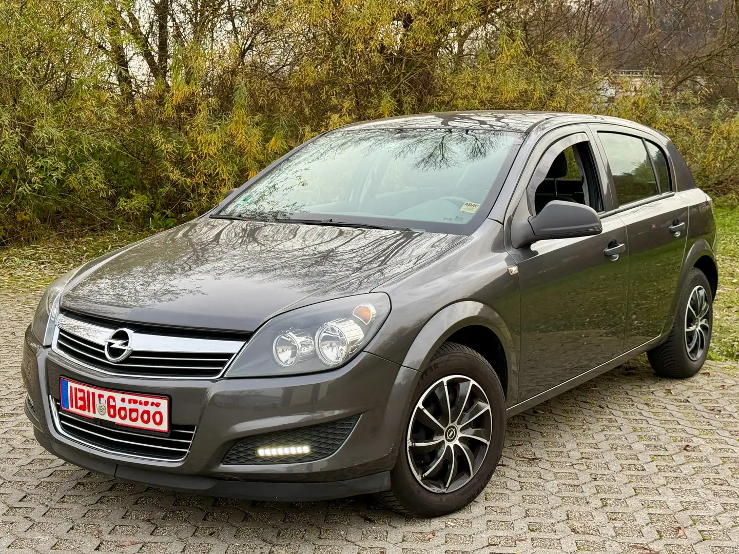 Opel Astra Selection "110 Jahre" ++ sehr gepflegt! ++ Grau - 1