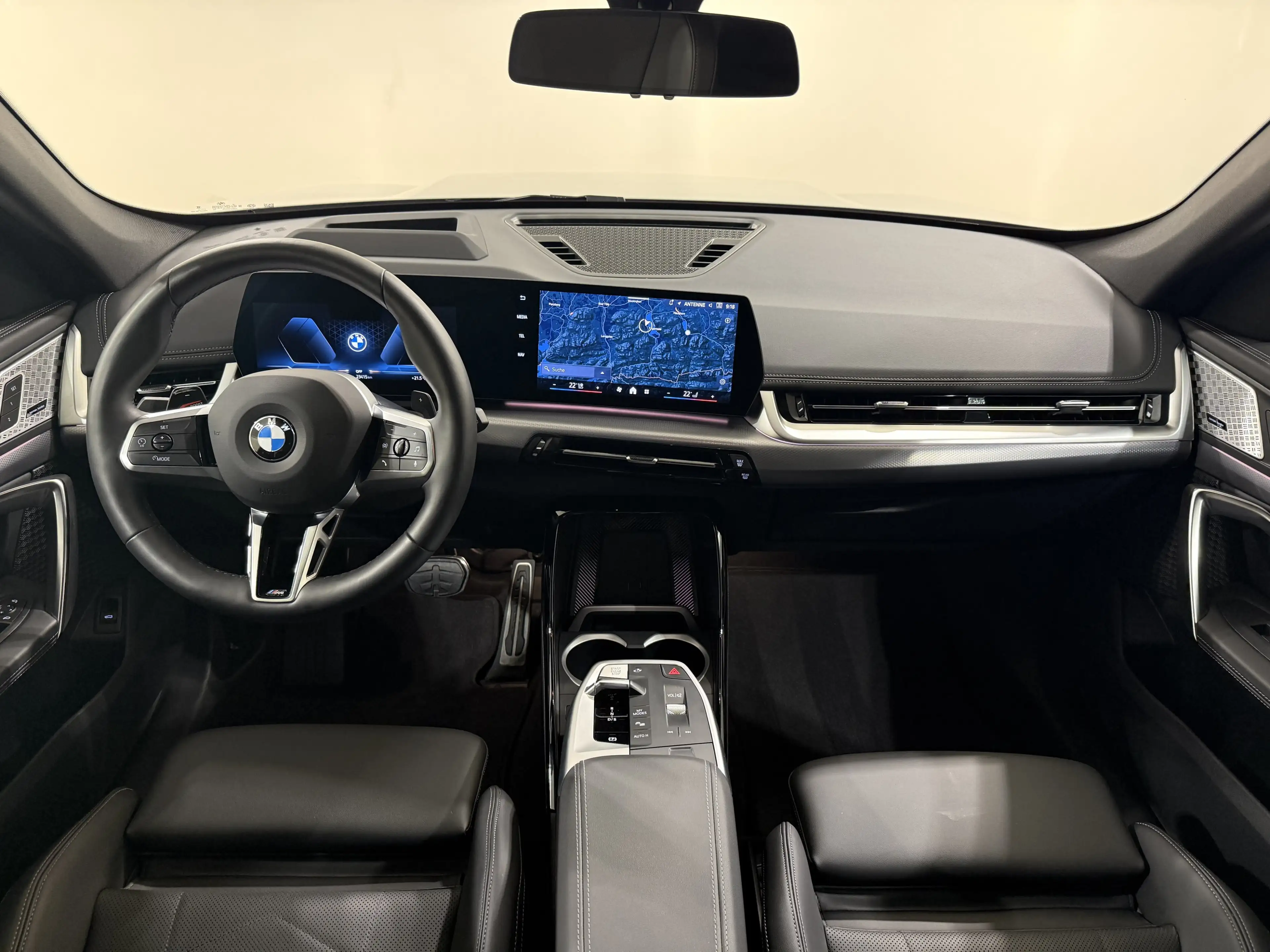 BMW X1 xDrive23i M Sportpaket AHK ACC 360 HUD HK — photo 11