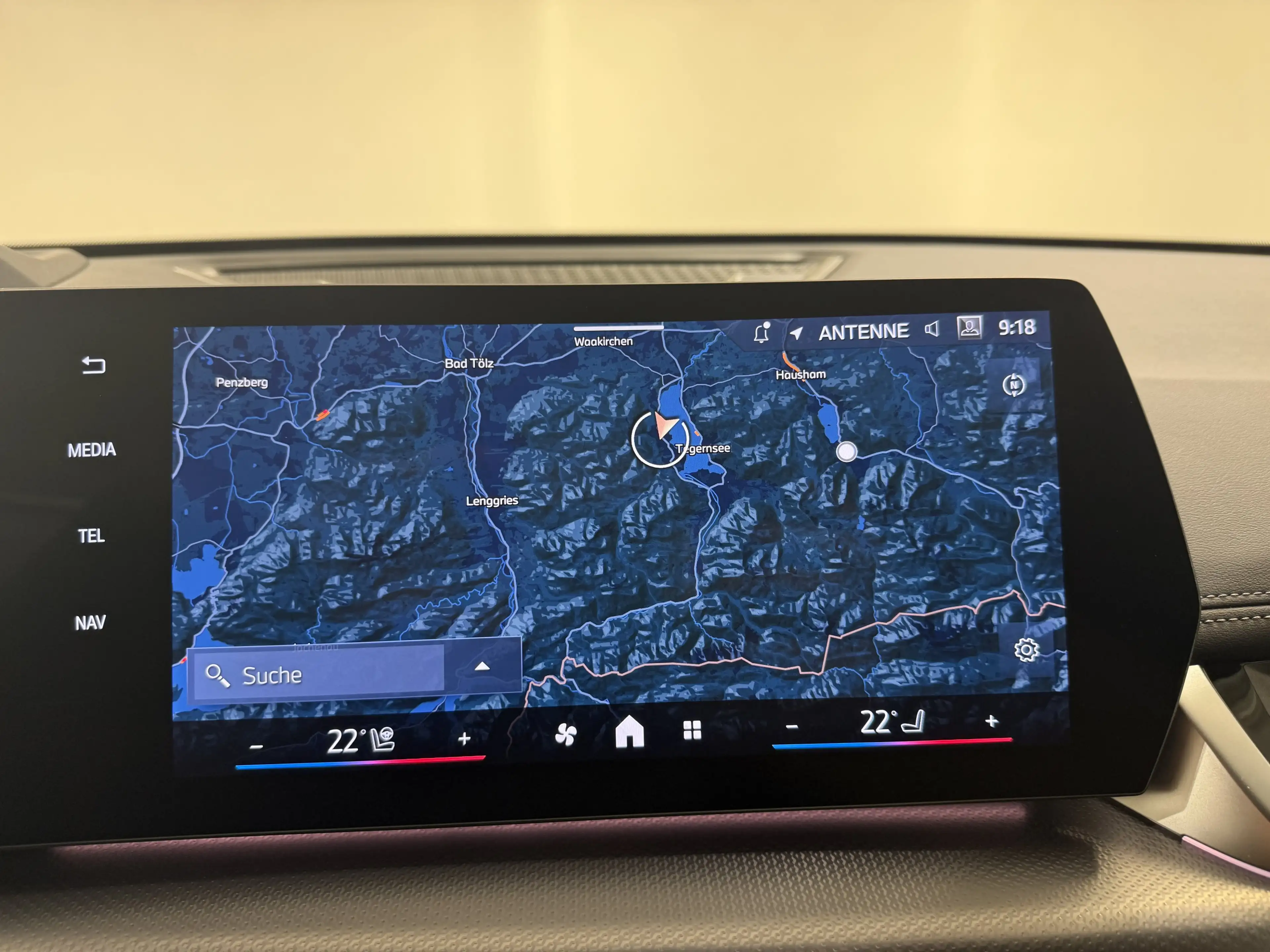 BMW X1 xDrive23i M Sportpaket AHK ACC 360 HUD HK — photo 13