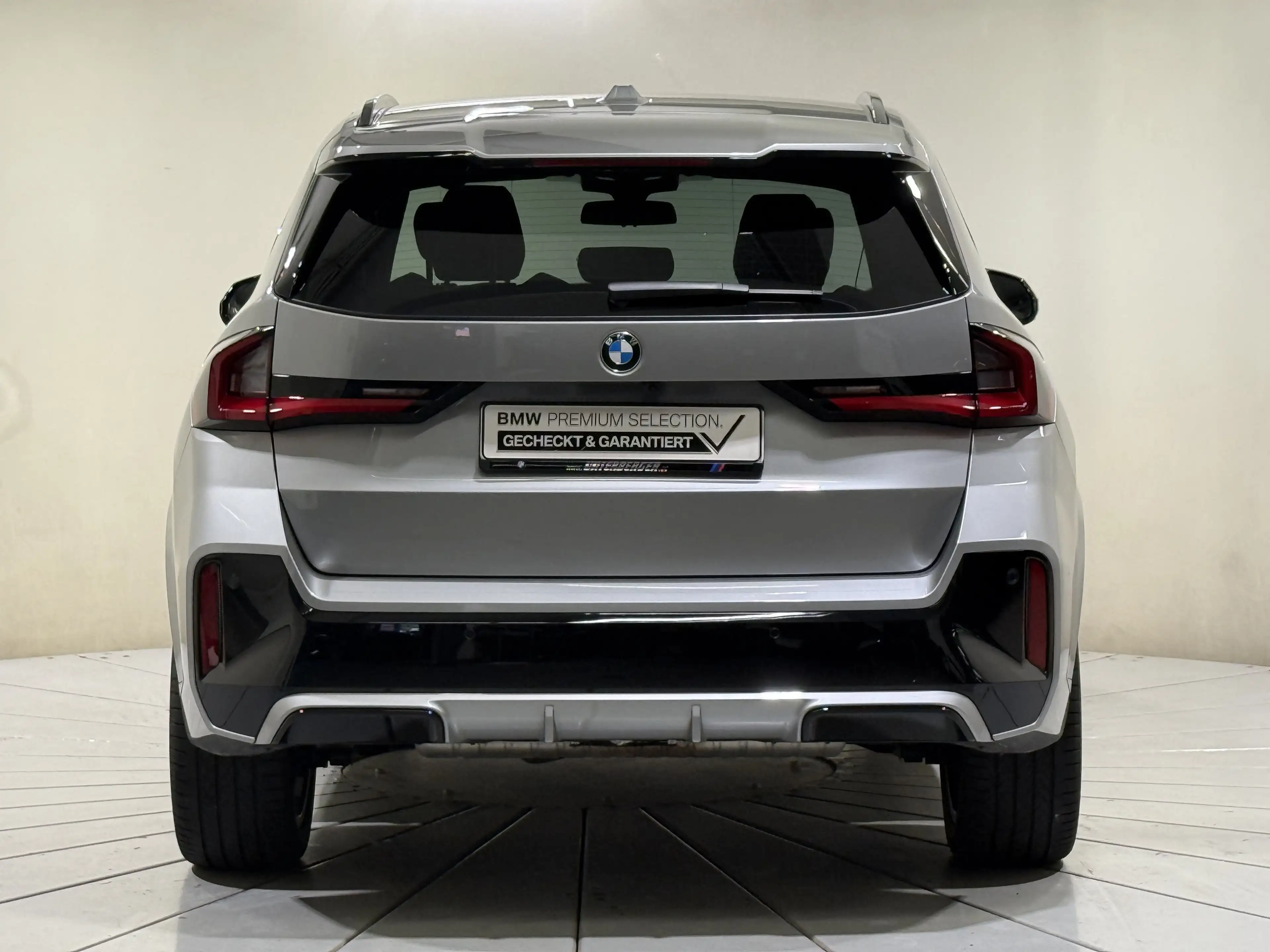 BMW X1 xDrive23i M Sportpaket AHK ACC 360 HUD HK — photo 5