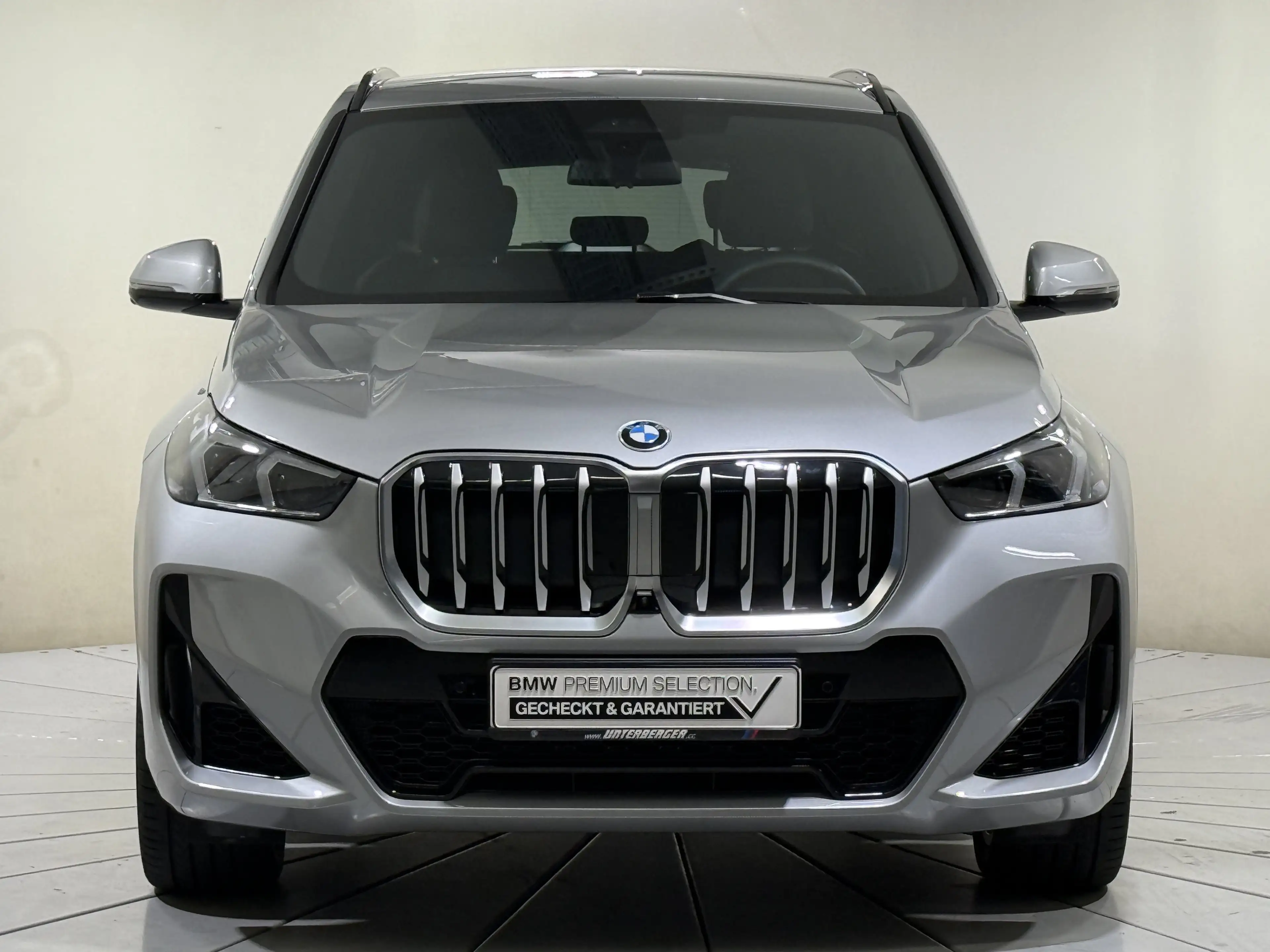 BMW X1 xDrive23i M Sportpaket AHK ACC 360 HUD HK — photo 4